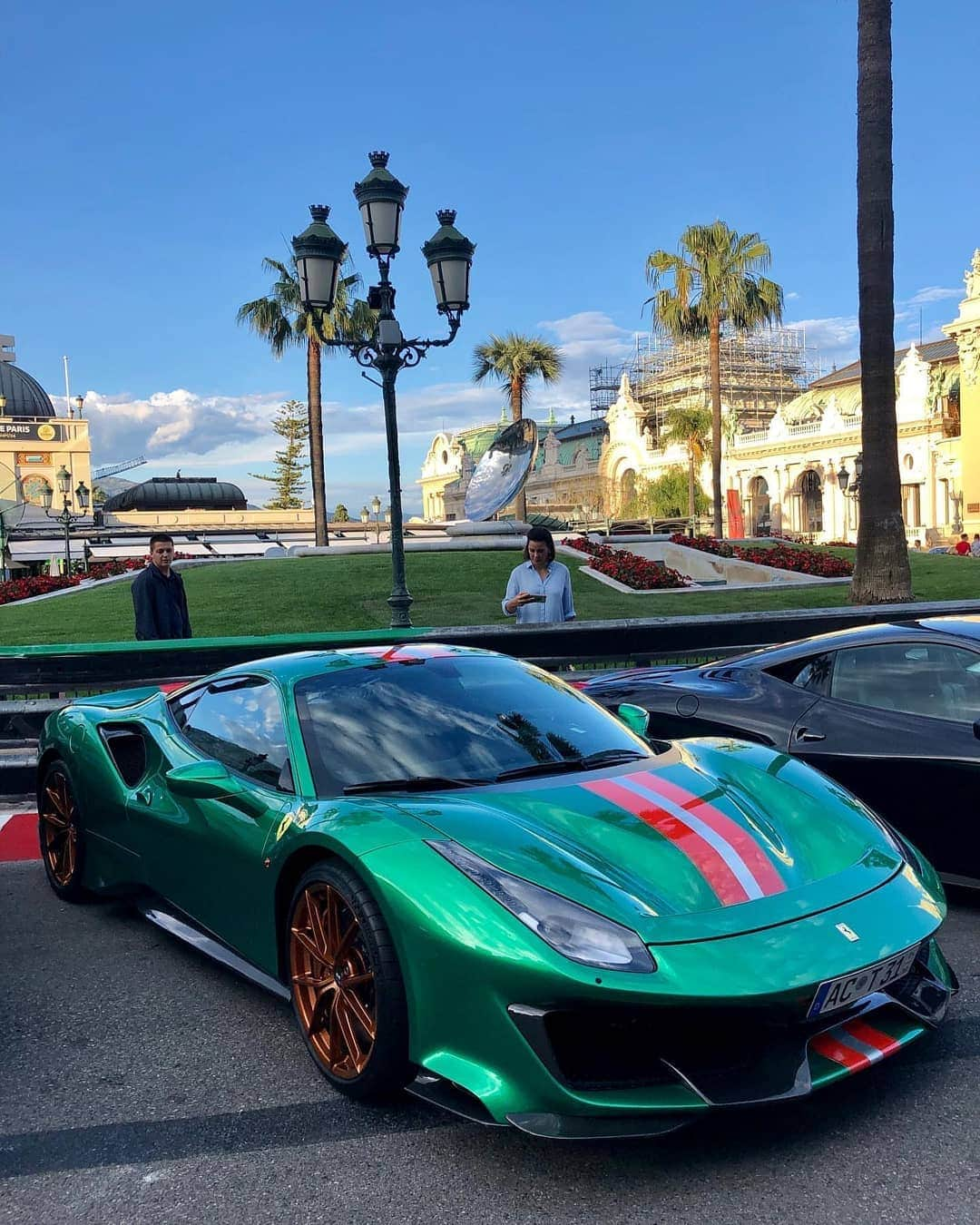 Kik:SoLeimanRTさんのインスタグラム写真 - (Kik:SoLeimanRTInstagram)「Green and red Ferrari 488 Pista ! By @thesupercarsquad」6月1日 4時53分 - carinstagram