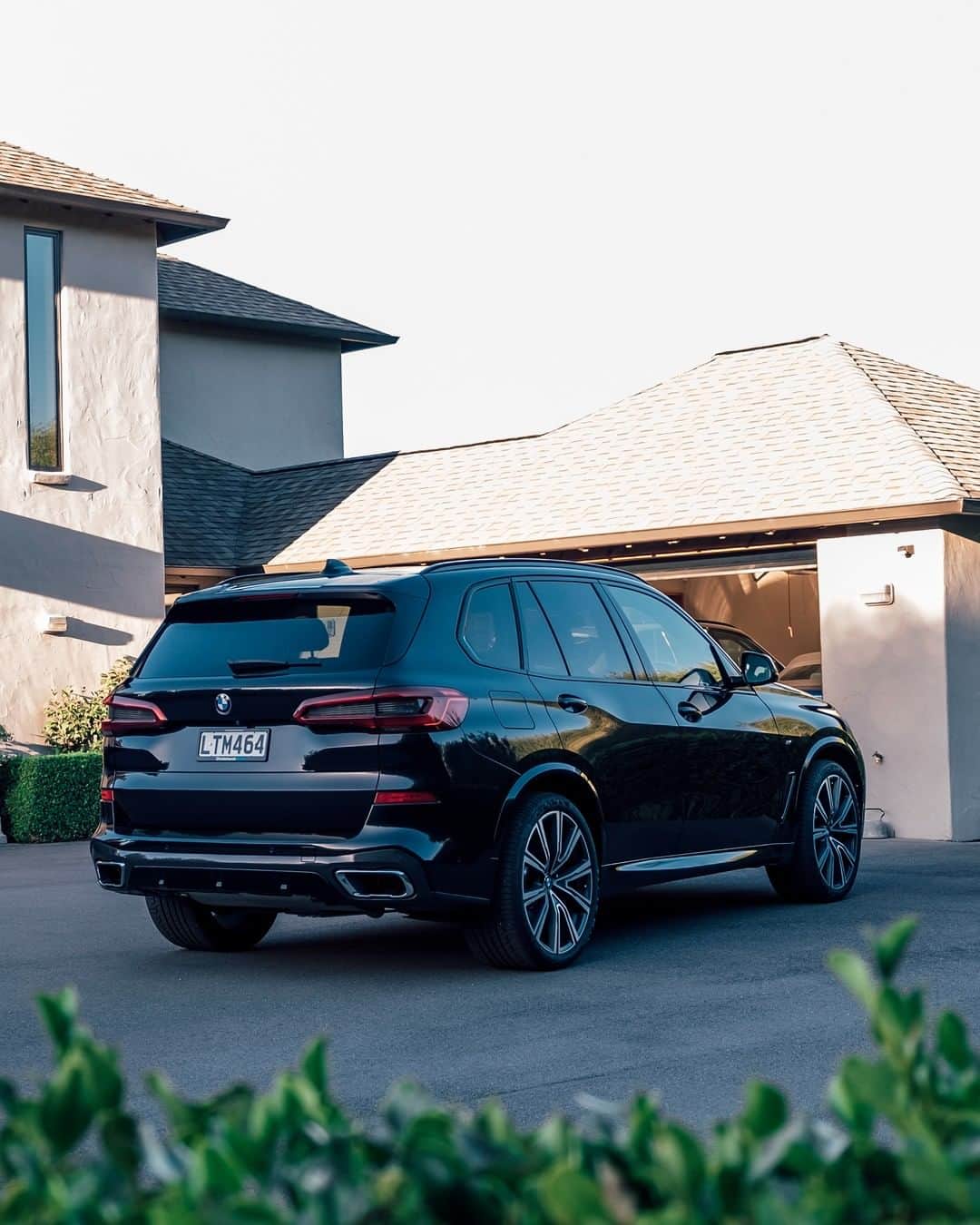 BMWのインスタグラム：「Takes a well-deserved place in the family. The BMW X5. #BMWrepost @christchurchbmw @notadaywasted #BMW #X5」