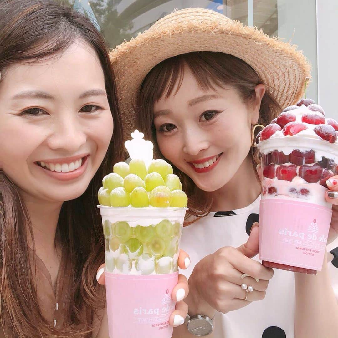 manamisotayutaさんのインスタグラム写真 - (manamisotayutaInstagram)「#六本木カフェ 🍒🍇☕️ @cafedeparis_japan  が六本木ヒルズに移転&再オープンしたから行ってきたよー💗 （ellecafe があった場所❤︎） 前回は苺🍓だったけど、今回はチェリー🍒、ぶどう🍇、マンゴー🥭、パイナップル🍍、チョコ🍫、種類もたくさんあったよ💗  かわいすぎる見た目❤︎ 味も最高ーっっ😋 フルーツたくさんだから意外とさっぱり✨  9/1までの限定オープン✨ また行きたいー💗  韓国の本店でチェリー🍒食べたことあって💗  久しぶりに食べたけどほんと美味しかったなぁ❤️❤️ ＊ ＊  #cafedeparis #カフェドパリ  #カフェドパリ六本木 #青ぶどうボンボン 🍇 #チェリーボンボン 🍒 #マンゴーボンボン 🥭 #カフェドパリ#cafedeparis  #cafe #カフェ#カフェ部  #カフェ巡り#gw_mag #韓国カフェ #photogenic#オシャレカフェ巡り  #instagood #インスタ探検隊 #4yuuu #オシャレカフェ#フォトジェニック #カフェ好きな人と繋がりたい  #リトリップ#retrip#retrip_cafe #写真好きな人と繋がりたい #genic_cafe #sucle」5月31日 20時30分 - manamisotayuta