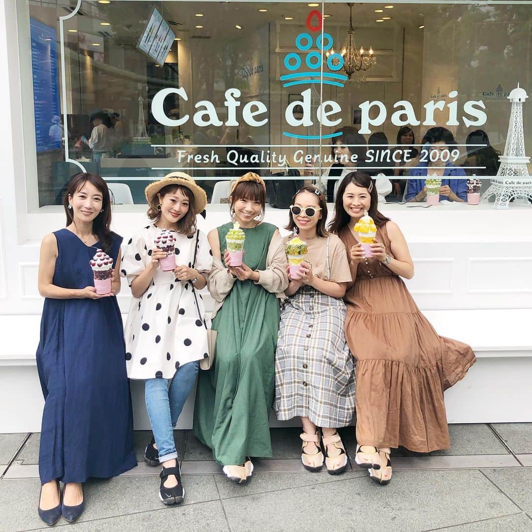 manamisotayutaさんのインスタグラム写真 - (manamisotayutaInstagram)「#六本木カフェ 🍒🍇☕️ @cafedeparis_japan  が六本木ヒルズに移転&再オープンしたから行ってきたよー💗 （ellecafe があった場所❤︎） 前回は苺🍓だったけど、今回はチェリー🍒、ぶどう🍇、マンゴー🥭、パイナップル🍍、チョコ🍫、種類もたくさんあったよ💗  かわいすぎる見た目❤︎ 味も最高ーっっ😋 フルーツたくさんだから意外とさっぱり✨  9/1までの限定オープン✨ また行きたいー💗  韓国の本店でチェリー🍒食べたことあって💗  久しぶりに食べたけどほんと美味しかったなぁ❤️❤️ ＊ ＊  #cafedeparis #カフェドパリ  #カフェドパリ六本木 #青ぶどうボンボン 🍇 #チェリーボンボン 🍒 #マンゴーボンボン 🥭 #カフェドパリ#cafedeparis  #cafe #カフェ#カフェ部  #カフェ巡り#gw_mag #韓国カフェ #photogenic#オシャレカフェ巡り  #instagood #インスタ探検隊 #4yuuu #オシャレカフェ#フォトジェニック #カフェ好きな人と繋がりたい  #リトリップ#retrip#retrip_cafe #写真好きな人と繋がりたい #genic_cafe #sucle」5月31日 20時30分 - manamisotayuta