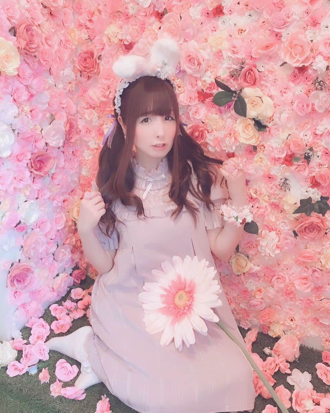 伊藤芽衣さんのインスタグラム写真 - (伊藤芽衣Instagram)「#AtelierFuwary Invitation party 🎀  #AtelierFuwary #ハウススタジオYuis #ハウススタジオ #kawaii #スタジオ撮影 #シークレットハニー #シーハニ #seacrethoney  #ガーリーコーデ  #うさみみ  #ハンドメイド #portrait #ポートレート #japanesegirl #モデル撮影 #handmade #ガーリーファッション #model」5月31日 20時46分 - itoumei