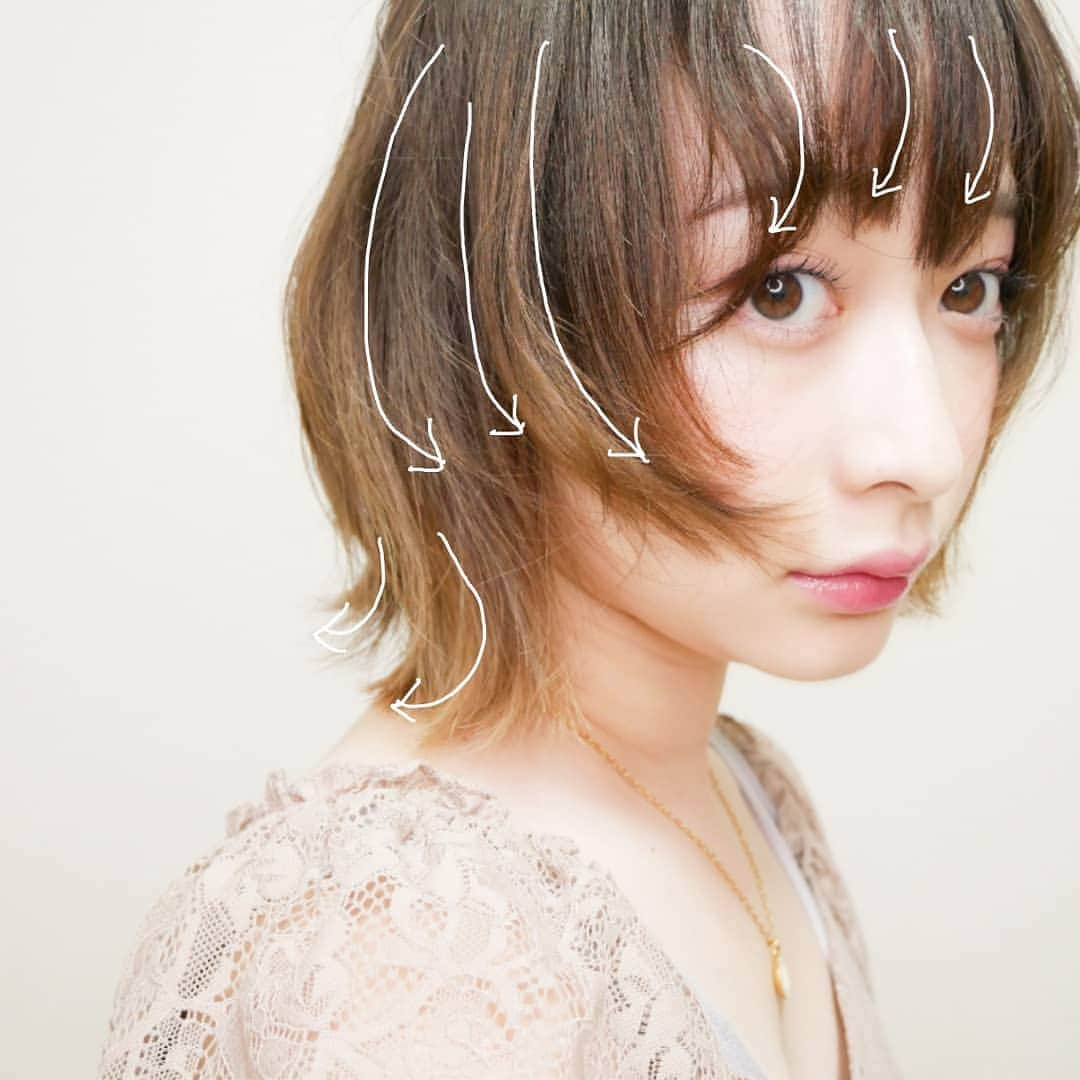 齊藤美沙貴さんのインスタグラム写真 - (齊藤美沙貴Instagram)「ウルフの髪型にしたので、 いつも自分でやるスタイリングするやり方を 紹介します😳💕 ㅤㅤㅤㅤㅤㅤㅤㅤㅤㅤ 180度以上のアイロンを使っても 髪を熱から守ってくれる+朝の巻き髪を キープしてくれるので、フワリエの カールキープミストを使っています🙋  レイヤーの入った動きのつけやすい 髪型なので、毛先は外ハネ、 表面、前髪は内巻きにしています！  公式アカウント ( @fuwarie_cracie )フォローと #フワリエで恋ヘア ↑のハッシュタグを付けて ヘアアレンジの投稿すると、 フワリエ5種類と恋ヘアキットが あたるキャンペーンをやっているので ぜひ、参加してみてください😚❤️❤️ ㅤㅤㅤㅤㅤㅤㅤㅤㅤㅤ  ㅤㅤㅤㅤㅤㅤㅤㅤ #fuwarie #fuwarieで恋ヘア  #フワリエ#カールキープミスト」5月31日 20時42分 - misya_kids