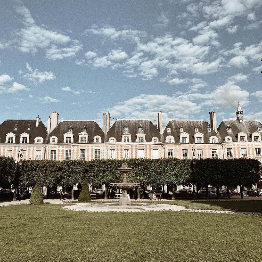 三浦大地さんのインスタグラム写真 - (三浦大地Instagram)「こんな広場あったんだね。  新たなお気に入り場所。  #placedesvosges #paris #france」5月31日 20時53分 - daichi_1127