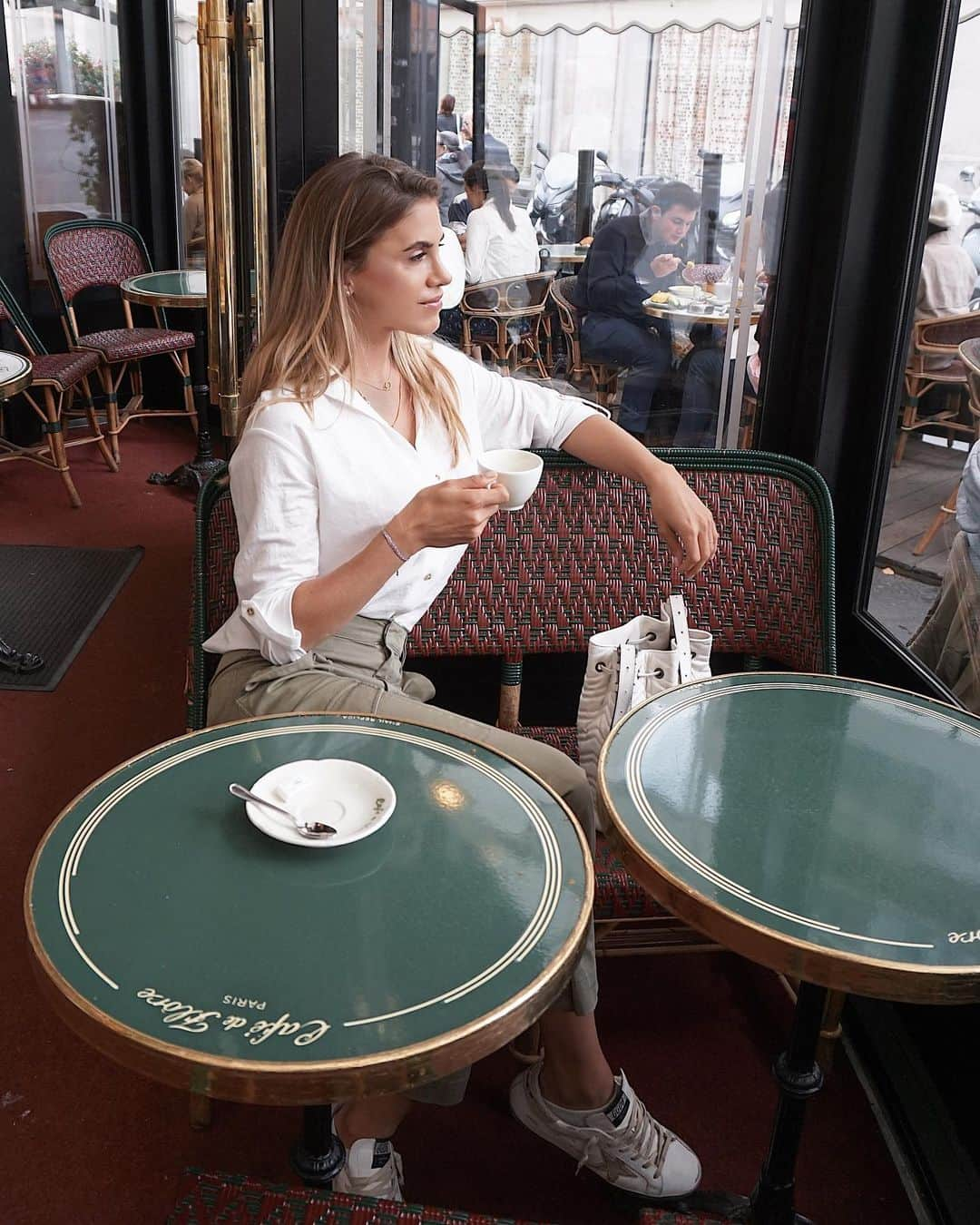 ベレン・モゾさんのインスタグラム写真 - (ベレン・モゾInstagram)「Lux breakfast a la Parisienne ☕️ 🥐 📍Café de Flore, Paris.」5月31日 21時02分 - belenmozo