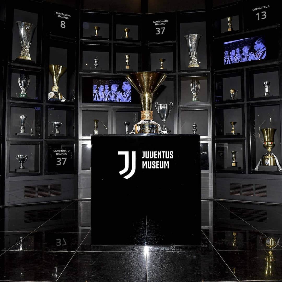 ユヴェントスFCさんのインスタグラム写真 - (ユヴェントスFCInstagram)「A #W8NDERFUL delivery at Juventus Museum from our men in black&white...🏆」5月31日 20時59分 - juventus