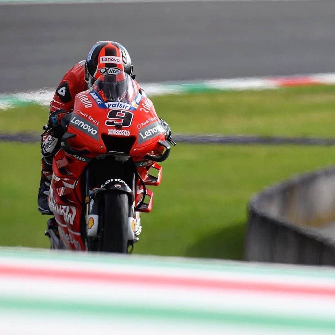 Ducati Japanさんのインスタグラム写真 - (Ducati JapanInstagram)「【MotoGP】今週末は2019MotoGP第6戦イタリアGP🇮🇹がムジェロ・サーキットで開催されます。  前戦フランスGP🇫🇷でダブル表彰台を獲得したMission Winnowドゥカティ・チーム。現在ライダーズ・ランキング2位のアンドレア・ドビツィオーソと５位のダニロ・ペトルッチに加え、ミケーレ・ピッロがワイルドカードで参戦します。  3人のライダーへのご声援をお願いします！  #MissionWinnowDucati #Ducati #ForzaDucati #MotoGP #ドゥカティ #パニガーレV4 #ItalianGP」5月31日 21時19分 - ducatijapan