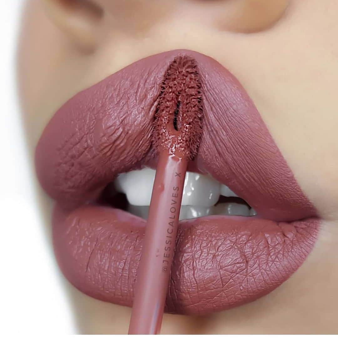 Makeup Addiction Cosmeticsさんのインスタグラム写真 - (Makeup Addiction CosmeticsInstagram)「Our Half naked liquid lipstick on @jessicaloves_x 😍 Who loves a nude lip? 🔥 #makeupaddiction #makeupaddictioncosmetics #liquidlipstick」5月31日 21時40分 - makeupaddictioncosmetics