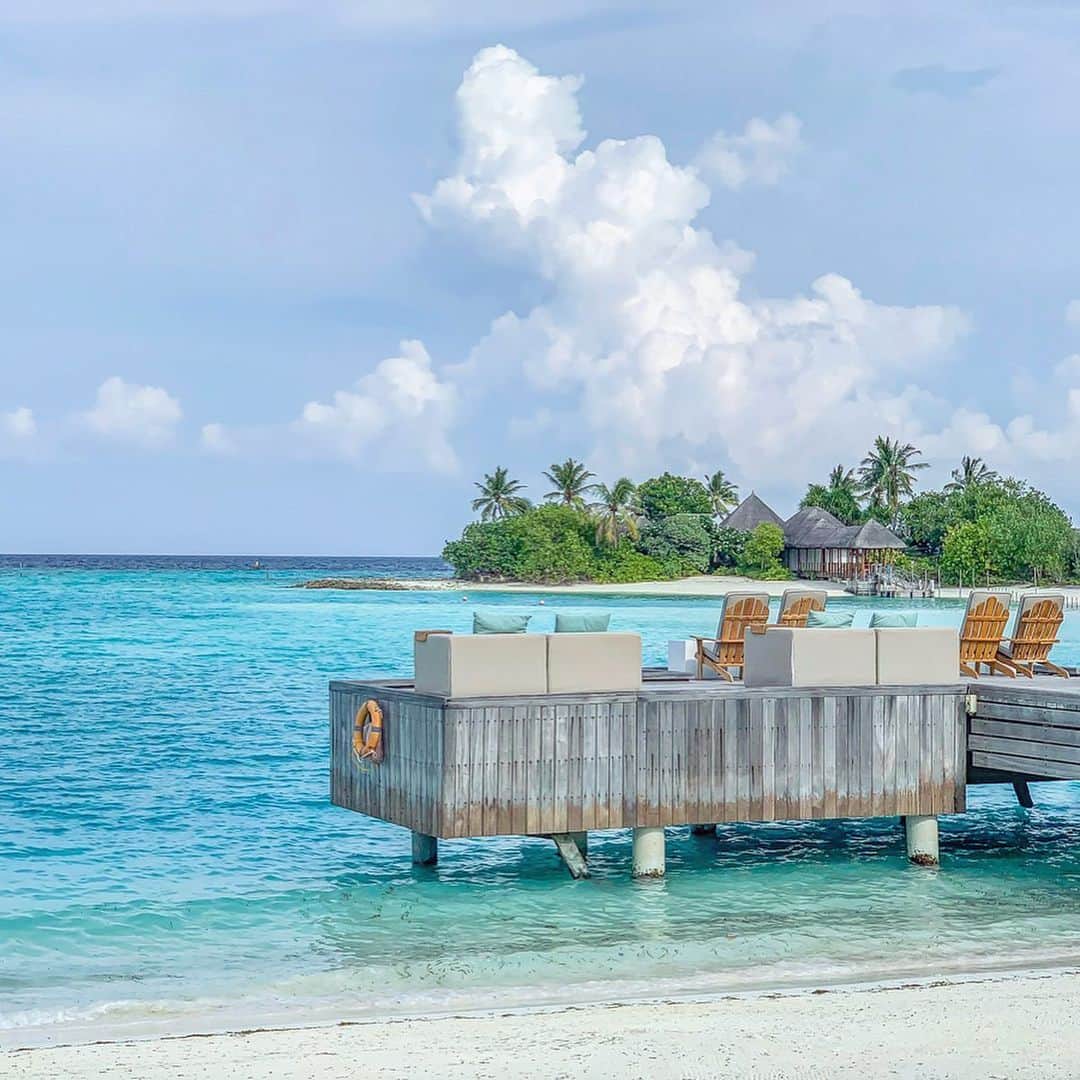 砂田早紀さんのインスタグラム写真 - (砂田早紀Instagram)「See you soon...🏝 Awwww... this blue... just breathtaking. Thank you for giving me a wonderful memory. 🥺  @fsmaldives  I’ll definitely come back here Maldives.  #beautifulmaldives #maldivesbeach #maldivesislands #maldives #bestvacations #instatravel #liveauthentic #lifeofadventure #travelpic #travellife #traveldiary #ilovetravel#instamemories#whitedress#resort#vacation#holidaylook#blueocean」5月31日 21時41分 - sakisunada_