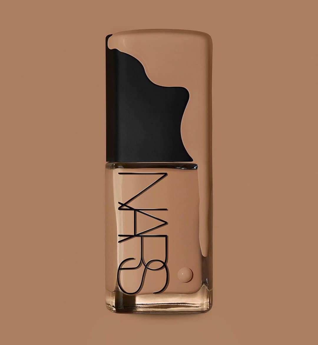 NARSさんのインスタグラム写真 - (NARSInstagram)「Cult-favorite coverage. Tap to shop the shades of Sheer Glow Foundation .」5月31日 21時41分 - narsissist