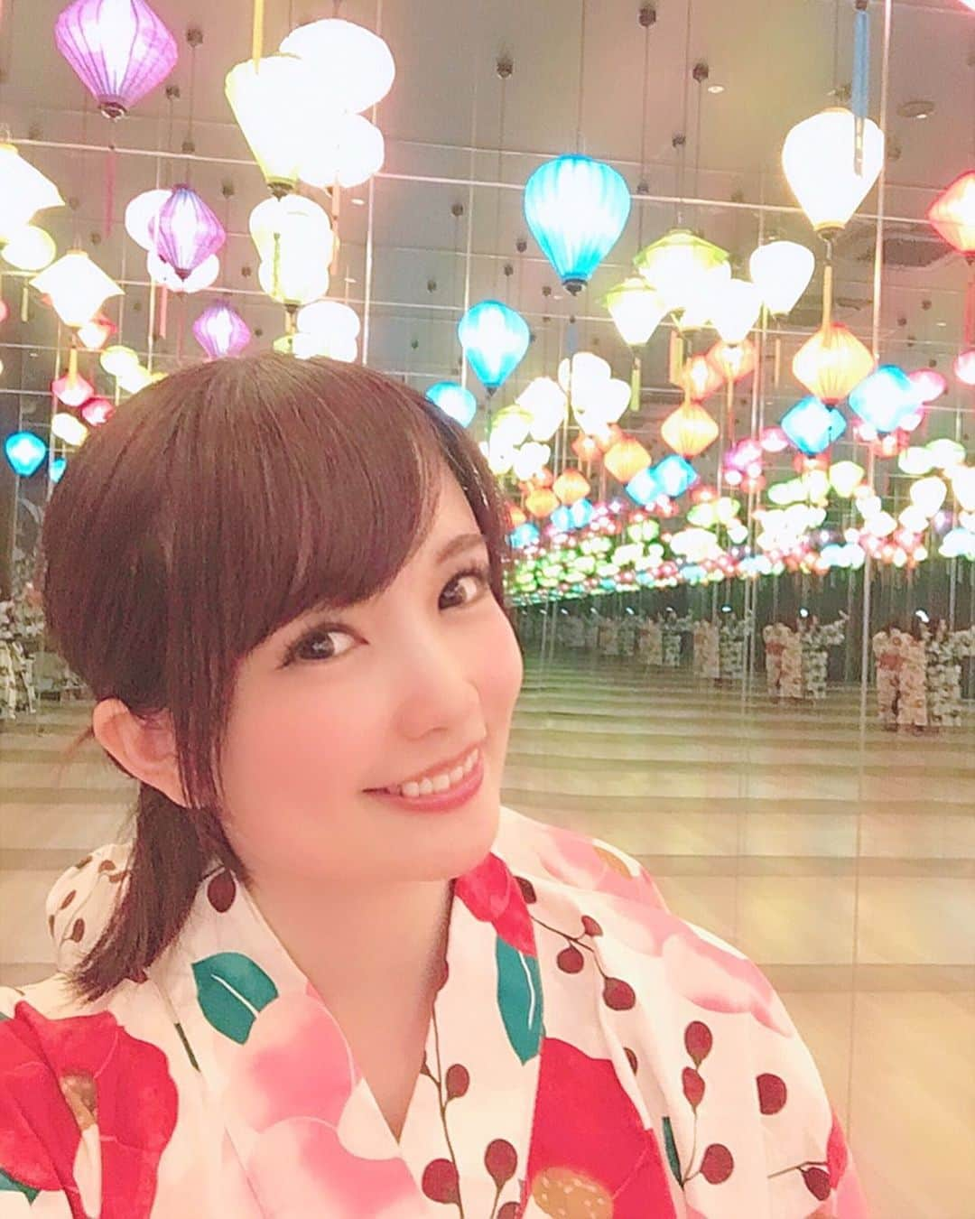 浅井麻里さんのインスタグラム写真 - (浅井麻里Instagram)「♨️👘﻿ ﻿ 旅記事を書かせていただいてる『旅色』﻿ 大阪旅行の記事が掲載されてます💕📝﻿ ﻿ 2月にオープンしたばっかりの大阪の新スポット﻿ 「空庭温泉 OSAKA BAY TOWER」✨﻿ 関西最大級の温泉型テーマパークなの♨️﻿ ﻿ ﻿ まるで、安土桃山時代に﻿ タイムスリップしたみたい！😍💕﻿ (写真6枚スライドしてね)﻿ ﻿ 風情ある街並みが広がってて、﻿ 館内着として浴衣が着られたり👘﻿ 女の子達があちこちで写真を撮ってるくらい﻿ 写真映えスポットがたくさんあったり📸﻿ ﻿ もちろん温泉も気持ちよくて最高❤️﻿ 鳥居が並んでてお散歩できるお庭や足湯、 ご飯やお土産のお店や岩盤浴もあって充実❤️👍 非日常を感じられる素敵な空間に飛び込んで、﻿ ゆったりした時の流れを感じられます✨﻿ ﻿ ストーリーにリンクつなげとくので、﻿ わたしが書いた旅記事読んでみてください🎵﻿ 写真もいっぱいのっけてます！🙋‍♀️﻿ ﻿ ﻿ 本屋さんで販売中の雑誌『旅色』にも﻿ モデルとして出させていただいてるから、﻿ そっちも見てねー❤️😘 (詳細は過去投稿へ)﻿ ﻿ ﻿ #大阪#空庭温泉#温泉#浴衣#温泉浴衣#温泉女子#温泉旅行#旅色#タビノタネ#東京女子部」5月31日 21時43分 - mari_asai_625