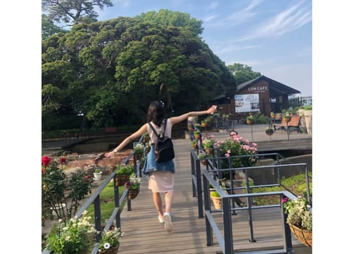 杉本早裕吏さんのインスタグラム写真 - (杉本早裕吏Instagram)「・ \🌹🍀🌼🌷☀️/ 自然の空気を吸ってリフレッシュ🤗  明日から6月☂️ 雨にも風にも負けず元気に頑張ろう！！！」5月31日 21時44分 - sayuri0125sugimoto