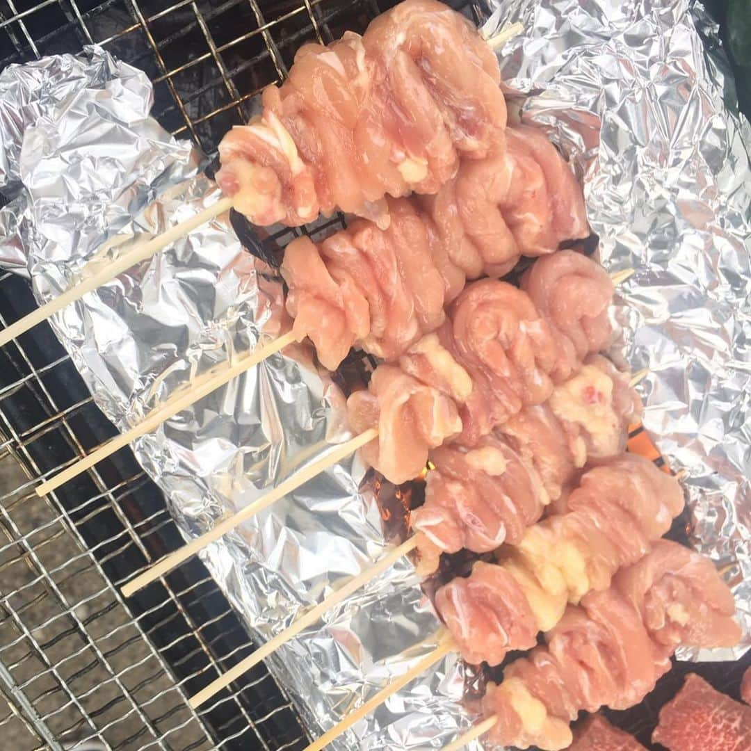 森田展義さんのインスタグラム写真 - (森田展義Instagram)「貝塚にある 『二色の浜』なる処で 『BBQ』なるもので 『雲丹』なるものと 『鮑』なるものと 『いがわゆり蚊全力焼き鳥』なるものと 『山本奈臣実全力アヒージョ』なるものを食す！  #なる処 #なるもの食し  #nobmorley #森田展義 #二色の浜 #BBQ #アクサの杉ちゃん 差し入れ #雲丹 #鮑 #いがわゆり蚊 全力 #焼き鳥 #山本奈臣実 全力 #アヒージョ #絶品なるもの #食しログ #2019年最高バーベキュー #ノミネート #ファンタ でちょける #内場勝則 兄さん #前田まみ ちゃん #湯澤花梨 ちゃん #フリスビー先生」5月31日 21時57分 - nobmorley