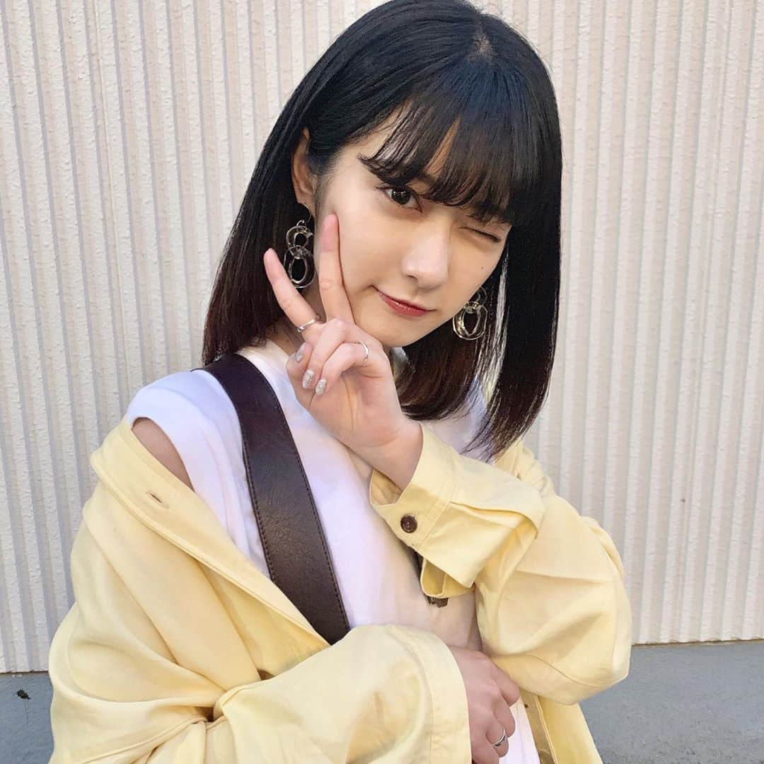 広瀬ちひろさんのインスタグラム写真 - (広瀬ちひろInstagram)「写真じゃあんまり伝わらないけど 毛先だけ赤くしてもらいました (写真はもう色落ちちゃってる) 最後の動画が染めたて🙆🏻‍♀️❤️ ありさんありがとうございます☺️」5月31日 21時58分 - chi_hirose