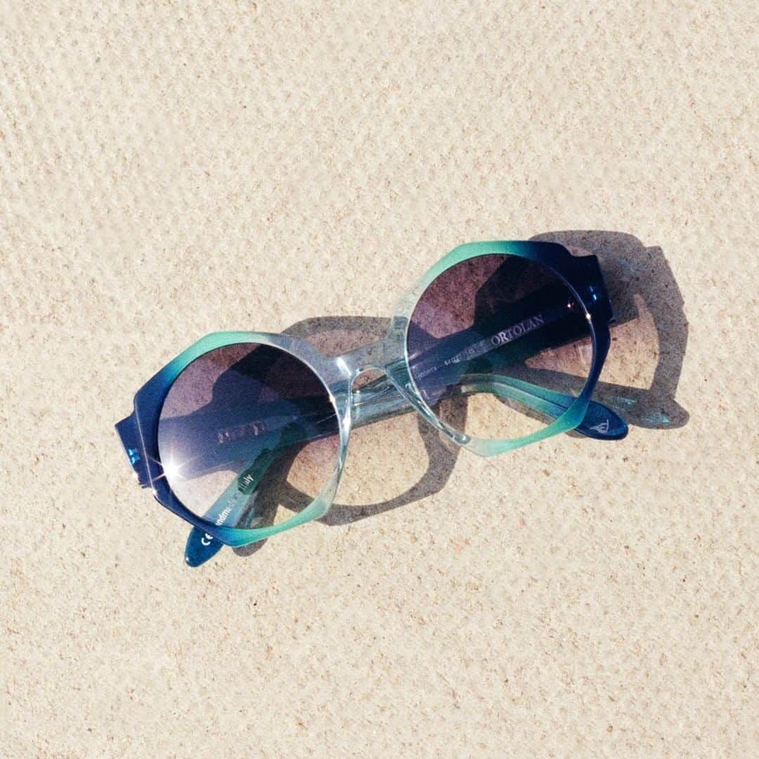 Meganさんのインスタグラム写真 - (MeganInstagram)「Zanzan ORTOLAN hexagonal sunglasses in shades of blue. Handmade in Italy in limited editions. ⠀ ⠀ ⠀ #サングラス #선글라스 #lunettes #occhiali #sunglasses #hexagonalsunglasses #fashion」5月31日 22時00分 - zanzan_domus