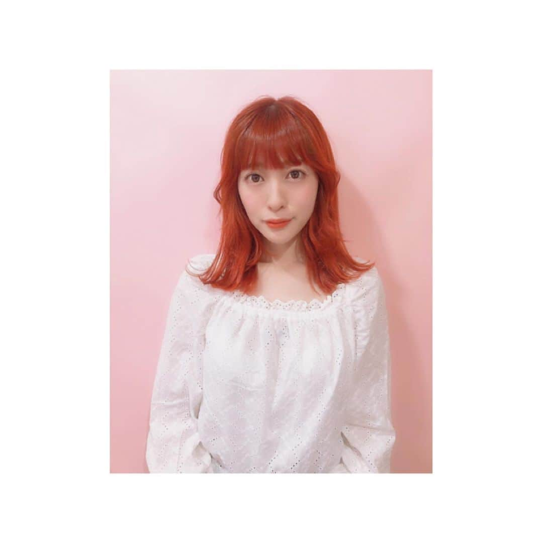 吉田菫さんのインスタグラム写真 - (吉田菫Instagram)「. . 🍊🧡 hair color ・cut 🧡🍊 .  前の投稿後さかちにカラーカットしてもらったよ♡ いつもオレンジなんだけど、少し赤っぽさのあるオレンジにしてもらいました♡ めちゃくちゃ伸ばしてたけどダメージのある毛先がストレスだったので後髪を10センチ程切りました✂︎✂︎ ✂︎ スッキリ〜🥰また伸ばす！ . @sakachi13  @bettie_tokyo」5月31日 22時13分 - sumiredooon1228