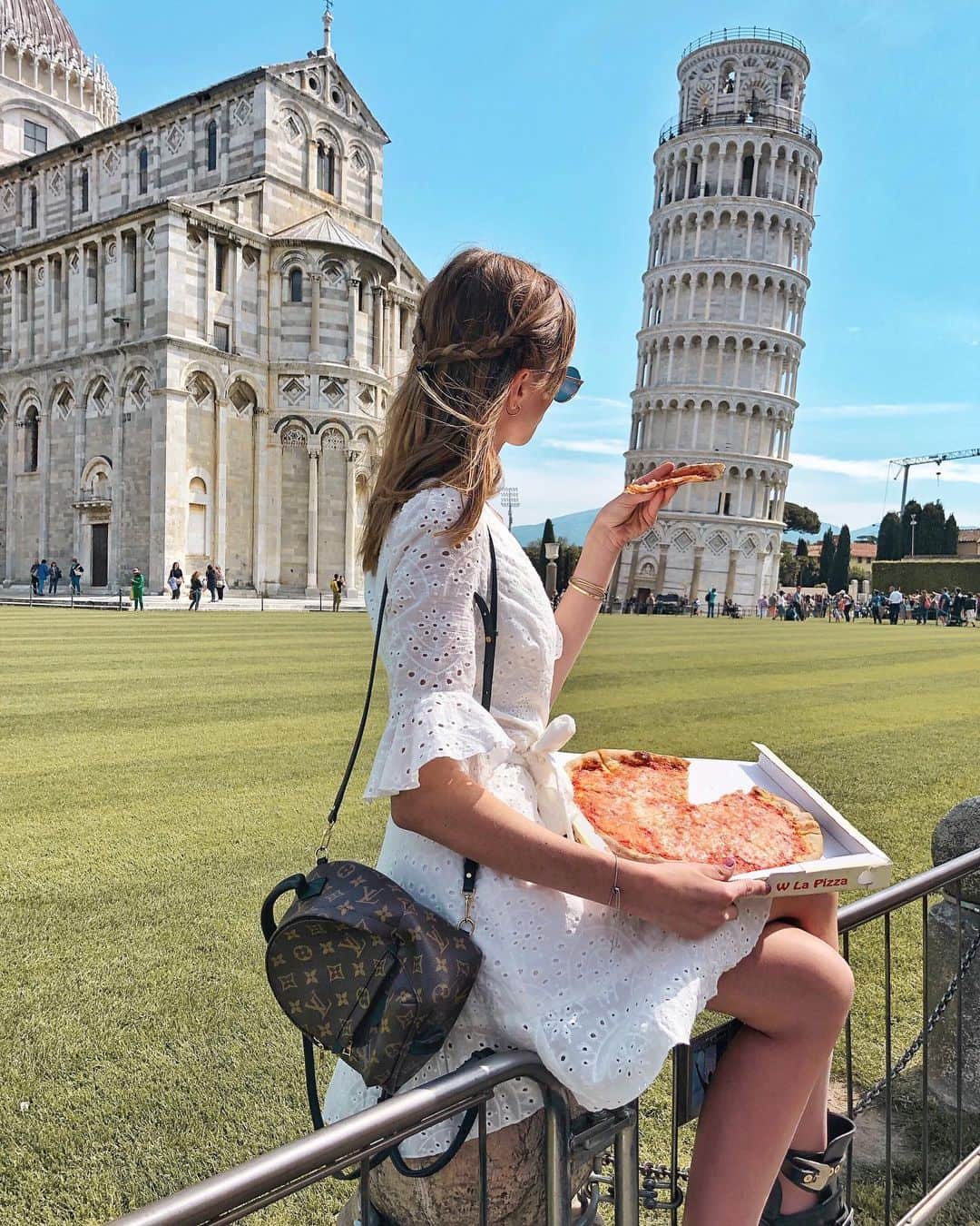 バーボラ・コディトヴァさんのインスタグラム写真 - (バーボラ・コディトヴァInstagram)「You said Pisa... Piza... Pizza? 🤔」5月31日 22時07分 - fashioninmysoul