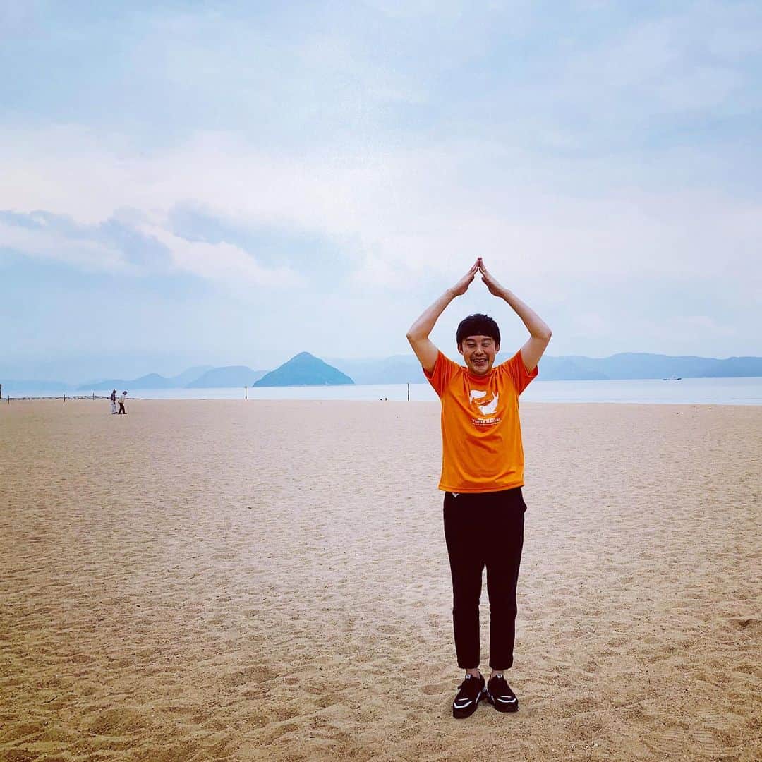 佐久間一行さんのインスタグラム写真 - (佐久間一行Instagram)「渋川マリン水族館のまわりも魅力的なところばかりでした！！！ ヤフーブログにまとめます！  ちなみに明日(6月1日)からアメブロになります！  #渋川海岸 #海 #瀬戸内海 #三角 #綺麗に聞こえる #ウグイス #喫茶店 #見晴らし #王子が丘パークセンター #大阪屋 #聖 #ひじり #魚定食 #サバの照り焼き #佐久間一行 #岡山 #岡山県 #玉野市 #渋川」5月31日 22時09分 - sakuzari