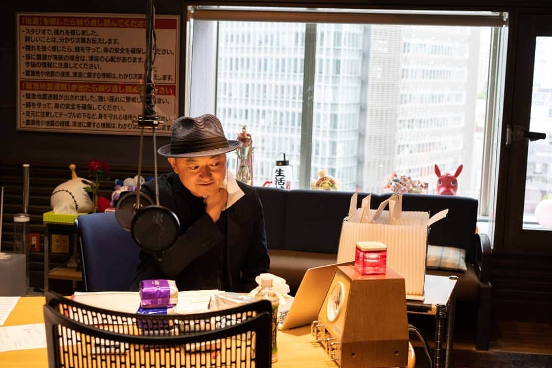 TBSラジオ「ジェーン・スー 生活は踊る」さんのインスタグラム写真 - (TBSラジオ「ジェーン・スー 生活は踊る」Instagram)「スースー系 #ボディーシート 頂上決戦。﻿ ﻿ 数ある商品の中でどのシートが最もスースーするのかを決定。﻿ ﻿ 詳しくはradikoタイムフリーかラジオクラウドで。﻿ ﻿ ﻿ ※メントールの刺激に弱い方、アルコール過敏症の方、乳幼児には使わないようにしてください。﻿ ﻿ #so954 #生活は踊る #ギャッツビー #ビオレ冷シート #メンズビオレ薬用デオドラントボディシート #AGデオ24クリアシャワーシート #シーブリーズアイスタイプボディシート #やりすぎて寒くなる #スタッフみんなでスースー」5月31日 22時22分 - seikatsu954905