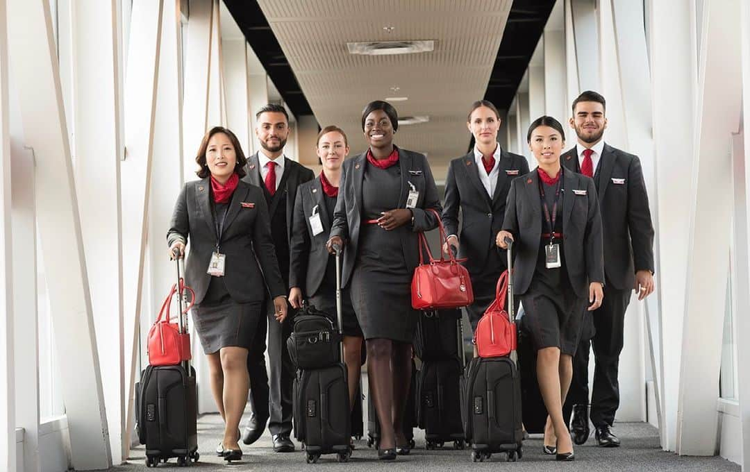 AIR CANADAさんのインスタグラム写真 - (AIR CANADAInstagram)「Wishing all 9,500 of our cabin crew ambassadors a Happy International Flight Attendant Day! Thank you for all that you do to safely take care of our customers each day. #Proud #FlightAttendantDay . . Nous souhaitons à nos 9500 ambassadeurs et membres d’équipage une Bonne journée internationale des #agentsdebord! Merci pour tout ce que vous faites pour prendre soin de nos passagers en toute sécurité au quotidien. #Fiers」5月31日 22時24分 - aircanada