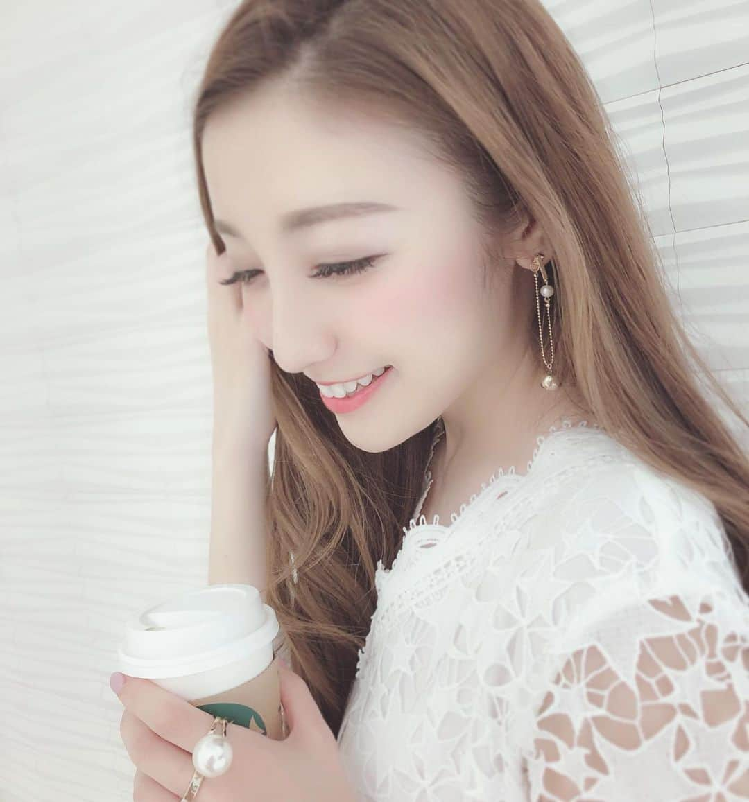 東條恭子さんのインスタグラム写真 - (東條恭子Instagram)「. My new accessories from#roomx601 ☕️💋💋 . インパクトのある大きなパールのついた2連リングと、 異素材コラボで可愛く揺れるピアス🎶 #ちょっと変わってる ってタイプすぎる♡ . . #roomxaccessory #chao_app #earrings #fashionable #accessory #accessories #ring #rings #japan #tokyo #japanese #japanesegirl #ピアス #リング #ロングピアス #大人可愛い #大人可愛いコーデ #大人可愛いヘア #アクセ #アクセサリー #2連リング #二連リング」5月31日 22時34分 - kyoko_tojo