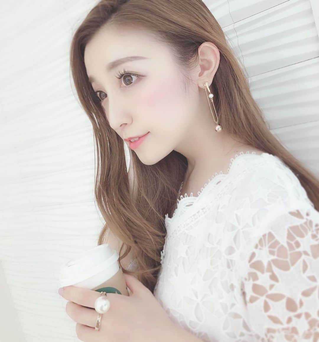 東條恭子さんのインスタグラム写真 - (東條恭子Instagram)「. My new accessories from#roomx601 ☕️💋💋 . インパクトのある大きなパールのついた2連リングと、 異素材コラボで可愛く揺れるピアス🎶 #ちょっと変わってる ってタイプすぎる♡ . . #roomxaccessory #chao_app #earrings #fashionable #accessory #accessories #ring #rings #japan #tokyo #japanese #japanesegirl #ピアス #リング #ロングピアス #大人可愛い #大人可愛いコーデ #大人可愛いヘア #アクセ #アクセサリー #2連リング #二連リング」5月31日 22時34分 - kyoko_tojo