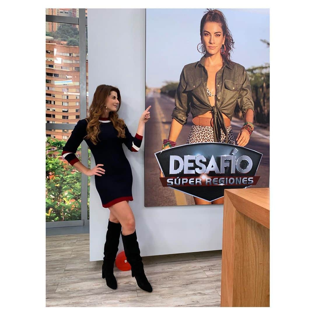 Carolina Cruz Osorioさんのインスタグラム写真 - (Carolina Cruz OsorioInstagram)「• #CaroCruzLookDelDía @diaadiacaracoltv vestido @ritchi_oficial ❤️❤️ yo soy @desafiocaracol」5月31日 22時48分 - carolinacruzosorio