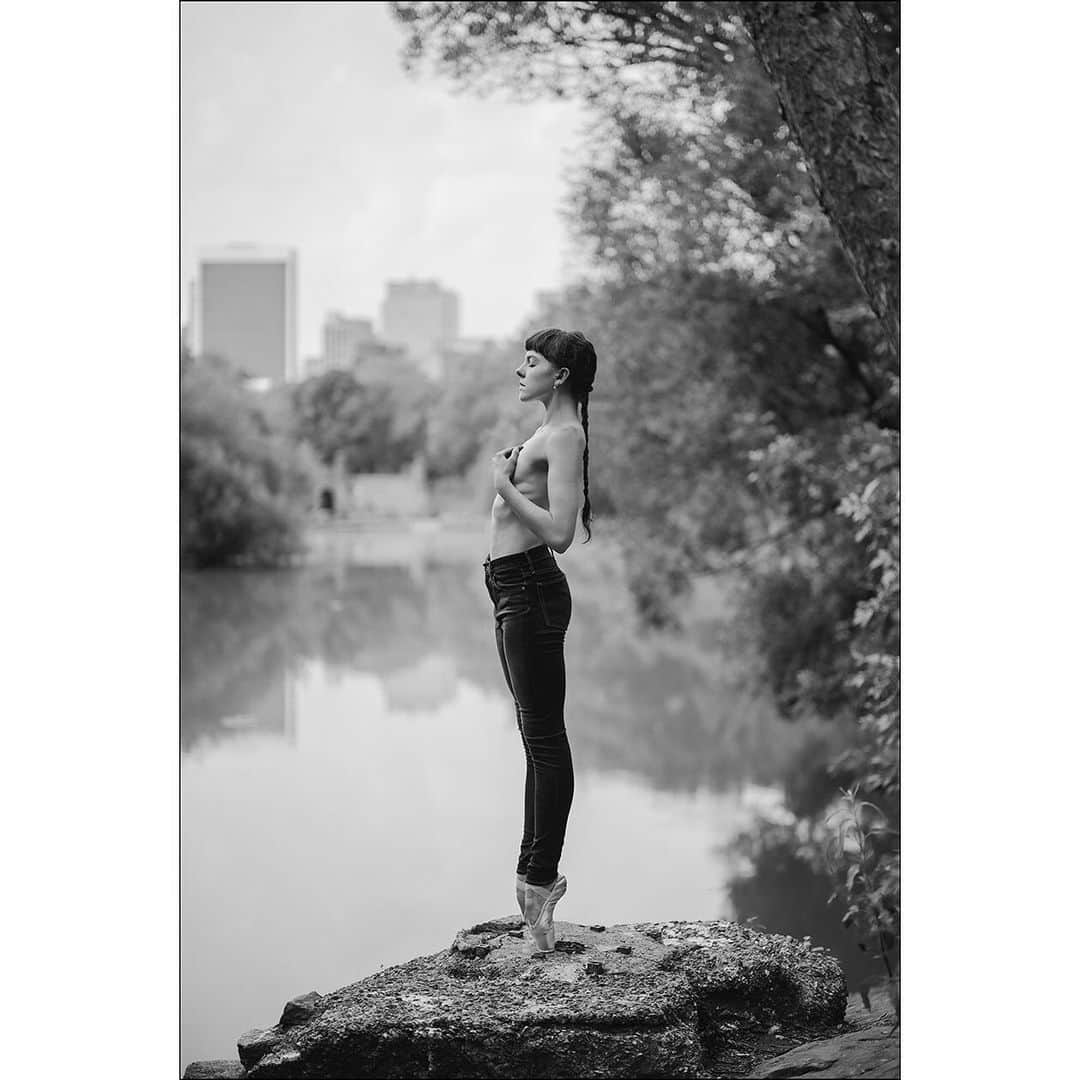 ballerina projectさんのインスタグラム写真 - (ballerina projectInstagram)「Gina Scott in Central Park. #ballerina - @gina_the_ballerina #centralpark #bethesdafountain #newyorkcity #ballerinaproject #ballerinaproject_ #ballet #dance #pointe #denim #ginascott  With the upcoming conclusion of the Ballerina Project limited edition prints will be only available for purchase until the beginning of July 2019. Link is in our Instagram profile to purchase one today.  The Ballerina Project book is now available for pre-order. Go to @ballerinaprojectbook for pre-order link and info. #ballerinaprojectbook」5月31日 22時49分 - ballerinaproject_