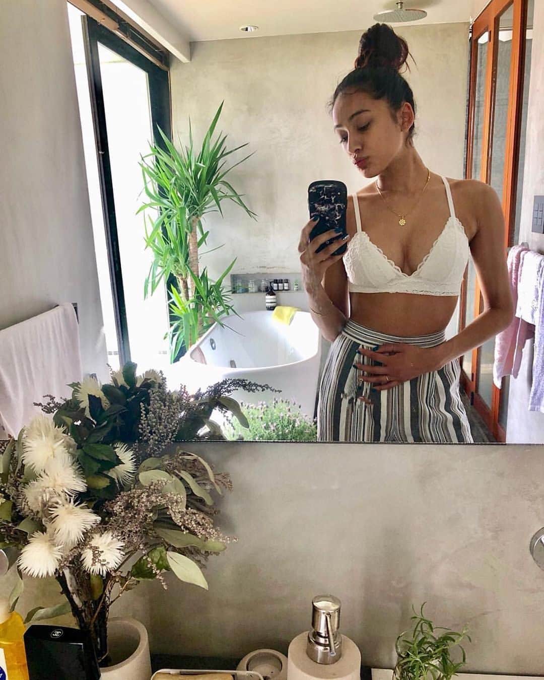 美女美容事情さんのインスタグラム写真 - (美女美容事情Instagram)「《心も体もお肌にも休息を〜✨❤︎✨》⠀ *⠀ リポストを使って、素敵な写真📷✨を投稿されてる方を紹介させて頂く⠀⠀⠀⠀ 【💄美女美容事情💅】のコーナーです✨⠀ *⠀⠀⠀⠀⠀⠀⠀ いいねやコメント、フォローして応援してね❤︎🥰🎶⁣⠀ *⠀⠀⠀⠀⠀⠀⠀ 今回ご紹介させて頂きますのは❤︎⠀ MAAAYAさん< @maaayaofficial >の素敵なお写真📸⠀ *⠀ 女性にとって色々なケアは大事ですよね☺️🧡お洒落な空間がピッタリなMAAAYAさん✨✨憧れです😍⠀ *⠀⠀ MAAAYAさんのアカウントには他にも素晴らしい投稿が沢山ありますので是非覗いてみてくださいね💁‍♀️💙⠀ *⠀⠀ MAAAYAさん< @maaayaofficial >⠀ 素敵な投稿ありがとうございました☺️📸✨⠀⠀⠀⠀⠀⠀⠀⠀ △▼△▼△▼△▼△▼△▼△▼△▼△▼⠀⠀⠀⠀⠀⠀⠀⠀⠀⠀⠀⠀⠀⠀⠀⠀⠀⠀⠀⠀⠀⠀⠀⠀⠀⠀⠀⠀⠀⠀⠀⠀⠀ ❤🧡💛「美女美容事情」💚💙💜⠀⠀⠀⠀⠀⠀⠀⠀⠀⠀⠀⠀⠀⠀⠀ 👇掲載ご希望の方は👇⠀⠀⠀⠀⠀⠀⠀⠀⠀⠀⠀⠀⠀⠀⠀⠀ @b_b_j.jタグ付けと🖤 # ビジョビ⠀🖤⠀⠀⠀⠀⠀⠀⠀⠀⠀⠀⠀⠀⠀⠀⠀ をタグ付けお願いします✨⠀⠀⠀⠀⠀⠀⠀⠀⠀⠀⠀⠀⠀⠀⠀⠀ ――――――――――――――――⠀⠀⠀⠀⠀⠀⠀⠀⠀⠀⠀⠀⠀⠀⠀⠀⠀⠀⠀⠀⠀⠀⠀ ～姉妹アカウントのご紹介～⠀⠀⠀⠀⠀⠀⠀⠀⠀⠀⠀⠀⠀⠀⠀⠀⠀⠀⠀⠀⠀⠀⠀⠀⠀⠀⠀ ◇美容情報を紹介している«美女美容事情～Beauty～»⠀⠀⠀⠀⠀⠀⠀⠀⠀⠀⠀⠀⠀⠀⠀⠀⠀⠀⠀⠀⠀⠀⠀⠀⠀⠀ ( @b_b_j.j_b )⠀⠀⠀⠀⠀⠀⠀⠀⠀⠀⠀⠀⠀⠀⠀⠀⠀⠀⠀⠀⠀⠀⠀⠀⠀⠀⠀ ◇美しい旅スポット紹介をしている«美 spot»⠀⠀⠀⠀⠀⠀⠀⠀⠀⠀⠀⠀⠀⠀⠀⠀⠀⠀⠀⠀⠀⠀⠀⠀⠀ ( @b__spo )⠀⠀ ⠀ ◇ビジョビがお届けするセレクトショップ«bi select»⠀ ( @bi_select )⠀ ⠀⠀⠀⠀⠀⠀⠀⠀⠀⠀⠀⠀⠀⠀⠀⠀⠀⠀⠀⠀⠀ よかったらこちらも覗いてみてね✨⠀ ――――――――――――――――⠀⠀⠀ @b_b_j.j⠀⠀ #ヘアスタイル  #ファッション #オシャレ ⠀ #綺麗めコーデ  #オトナ女子 ⠀⠀ #ヘアースタイル #きれいめコーデ ⠀ #オシャレさんと繋がりたい  #美白ケア⠀⠀ ⠀⠀ #きれいめカジュアル #スタイル抜群 ⠀⠀⠀ #ファッション大好き #女子力アップ ⠀ #ファッションスナップ #お洒落な人と繋がりたい ⠀ #カジュアルファッション #女子力向上⠀⠀ #大人カジュアル  #大人カジュアルコーデ」5月31日 22時55分 - b_b_j.j