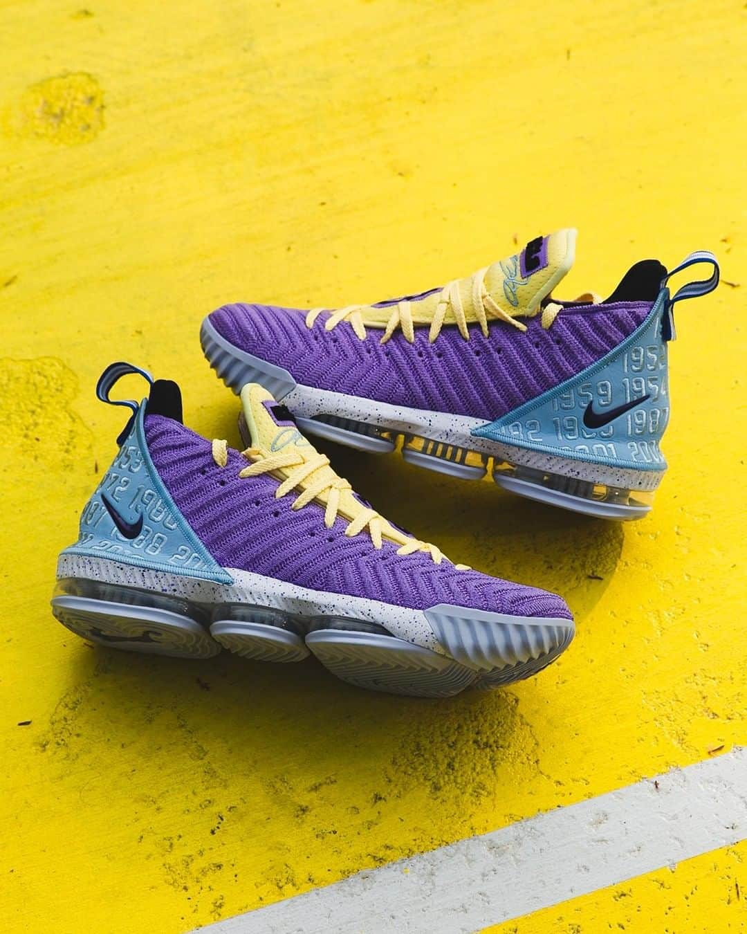 Foot Lockerさんのインスタグラム写真 - (Foot LockerInstagram)「The Lake Show. #Nike Lebron 16 'Lakers' Available Now, In-Store and Online」5月31日 23時00分 - footlocker