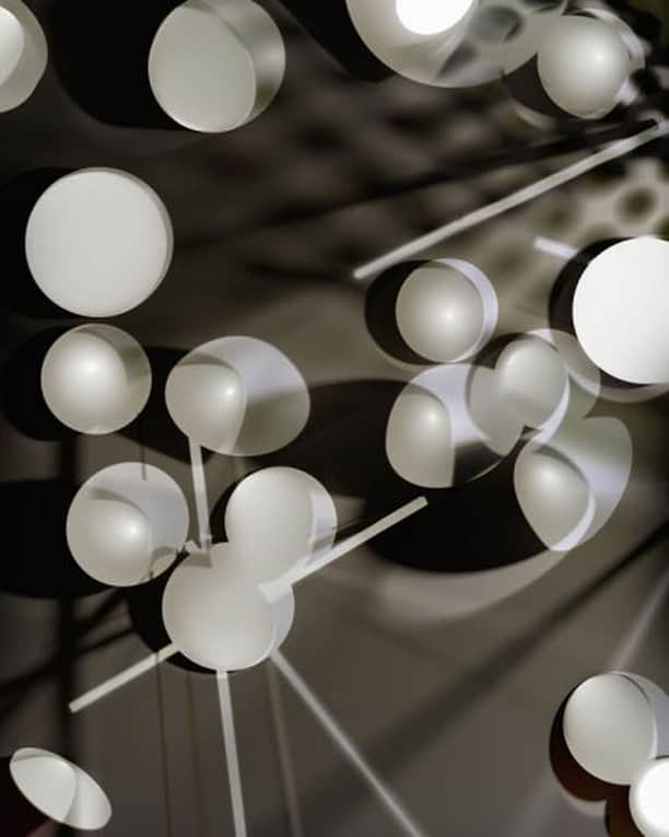 のインスタグラム：「“When you make photograms, without the use of a camera, you can indeed call that abstract photography...No longer do you have pictures of reality or objects; you only have their shadows.” –#ThomasRuff … Virtual things create virtual traces in this spectral image. Ruff has constructed a simulation of a traditional photogram, in which objects are placed directly onto a light-sensitive surface and leave a silhouette at one-to-one scale. But digitally recreating this analog photographic process was not easy, requiring so much calculating power that the artist had to use a supercomputer. The extreme size and sharpness of the resulting picture seem supernatural. #ArtTechMoMA … [Thomas Ruff. “phg.06.” 2012. Chromogenic color print. Gift of Dr. Mathias Boehringer. © 2019 Thomas Ruff / Artists Rights Society (ARS), New York / VG Bild-Kunst, Germany.]」