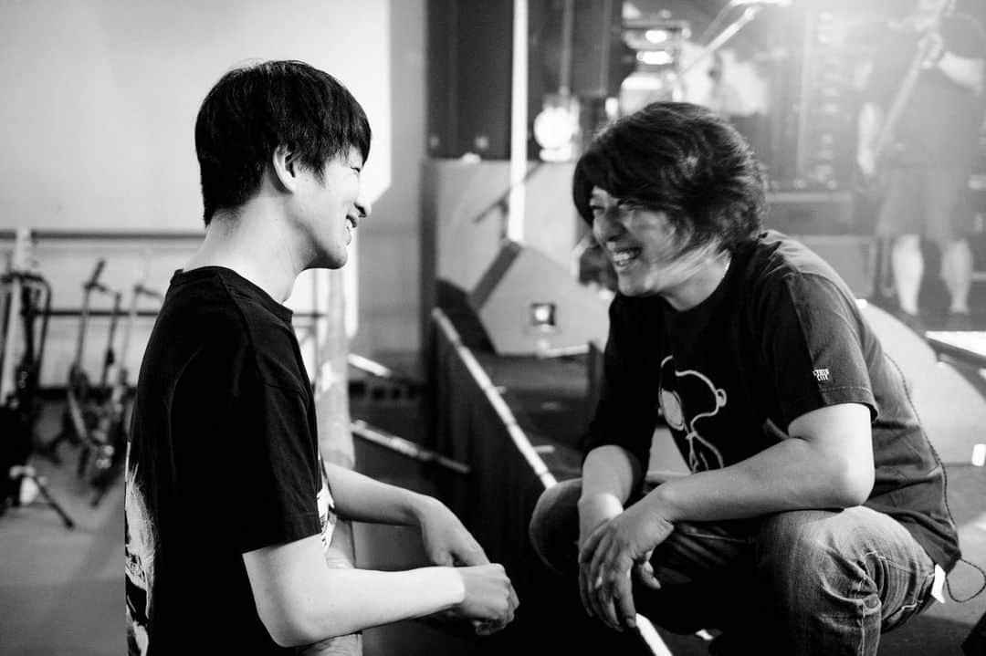 HIROSHIのインスタグラム：「20th Anniversary Beginning of the Story  高松MONSTER  初めてのライブハウス良いライブハウスやった。  四星球との2日間、内容の濃いライブになった。 四星球最高やな♪ ほんま楽しかった。 参戦してくれてありがとう。  みんなもありがとう!!!!! photo by @ninjajon  #ROTTENGRAFFTY #四星球」