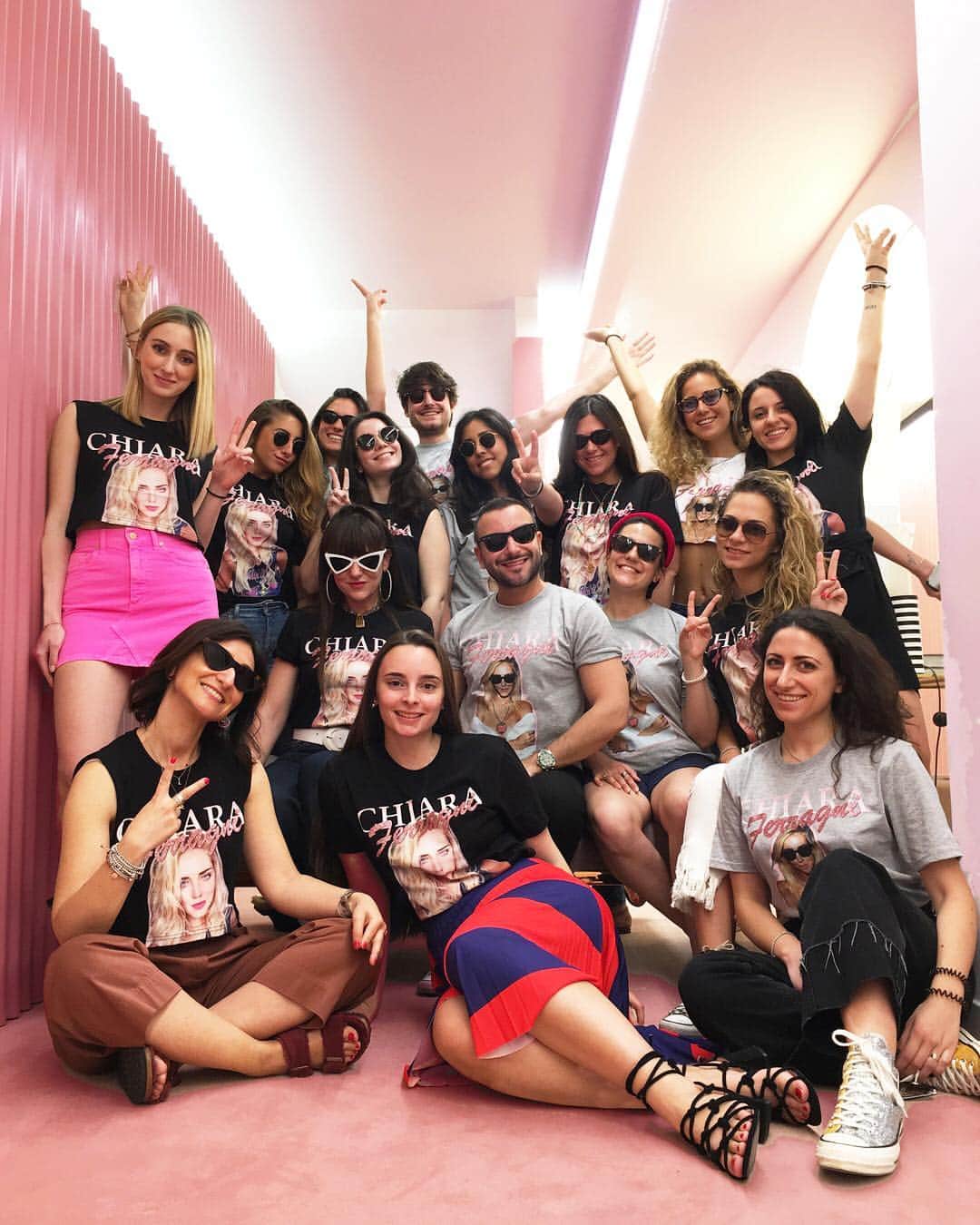 Blonde Saladさんのインスタグラム写真 - (Blonde SaladInstagram)「We are ready for the FLIRTY TOUR! Are you? 💘 Make yours the t-shirt to celebrate the launch of @chiaraferragni X @lancomeofficial world tour that will start in Rome on June 7th before heading to Los Angeles, Amsterdam, Frankfurt and Madrid ✈️ find the tee on chiaraferragnicollection.com💘 #chiaraferragnicollection #cfworldtour」5月31日 23時22分 - theblondesalad