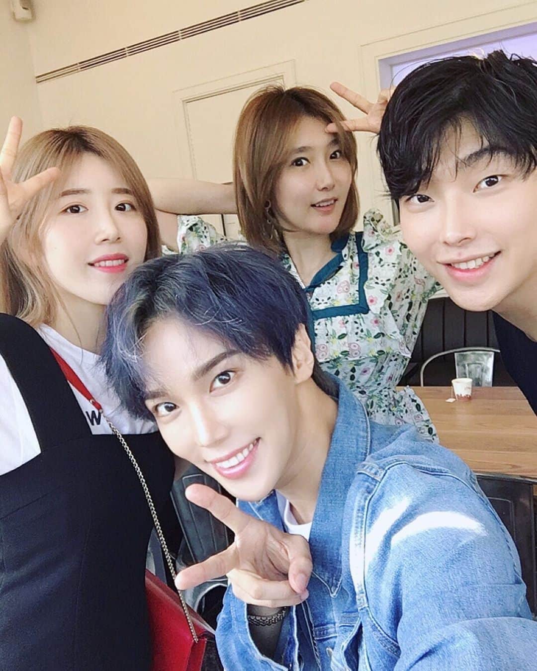 パク・ジョンミンのインスタグラム：「오랜만에!!」