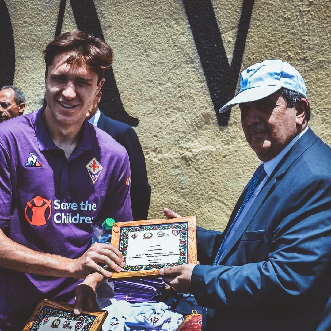 ACFフィオレンティーナさんのインスタグラム写真 - (ACFフィオレンティーナInstagram)「Inaugurato a Betlemme il "Davide Astori Playground"  #DA13」5月31日 23時14分 - acffiorentina