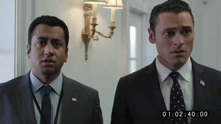 カル・ペンのインスタグラム：「New season of Designated Survivor drops one week from today on @netflix! #Season3 (Spoiler: it’s Netflix, so put the kids to bed first ;)」