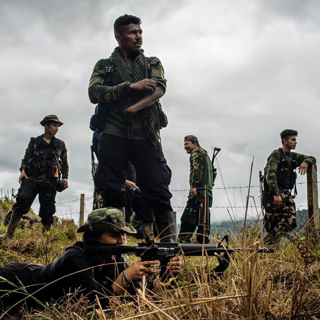 ニューヨーク・タイムズさんのインスタグラム写真 - (ニューヨーク・タイムズInstagram)「Two and a half years after a peace deal was signed between Colombia’s government and the rebel group FARC, many of the promises made are not being honored. Since the agreement, at least 500 activists and community leaders have been killed, and more than 210,000 people displaced from their homes amid the continuing violence. That undercuts a core selling point of the deal: that it would bring safety and stability. For our new series, “Promises Made,” we’re going back to the scene of major news events to see if promises were kept. This is our first article in the series. Visit the link in our profile to learn more about the aftermath of the peace deal in #Colombia. @historiassencillas shot this photo.」5月31日 23時32分 - nytimes