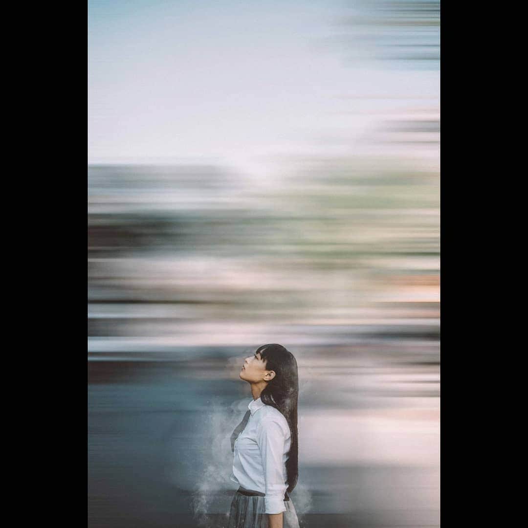 のインスタグラム：「東京少女 (Dream girls), (2015)  Photographed by N.Chae @n.chae Model : Miho Suzuki  4 years ago today. . . . #photography #stanleypark #tokyo #tokyoshojo #dreamgirls #vancouver #vancouverphotography #asianactress #japaneseactress #schoolgirl #時をかける少女 #東京少女 #バンクーバー #すたんれーぱーく #スタンレーパーク #写真撮影 #屋外撮影 #2015 #海外生活」