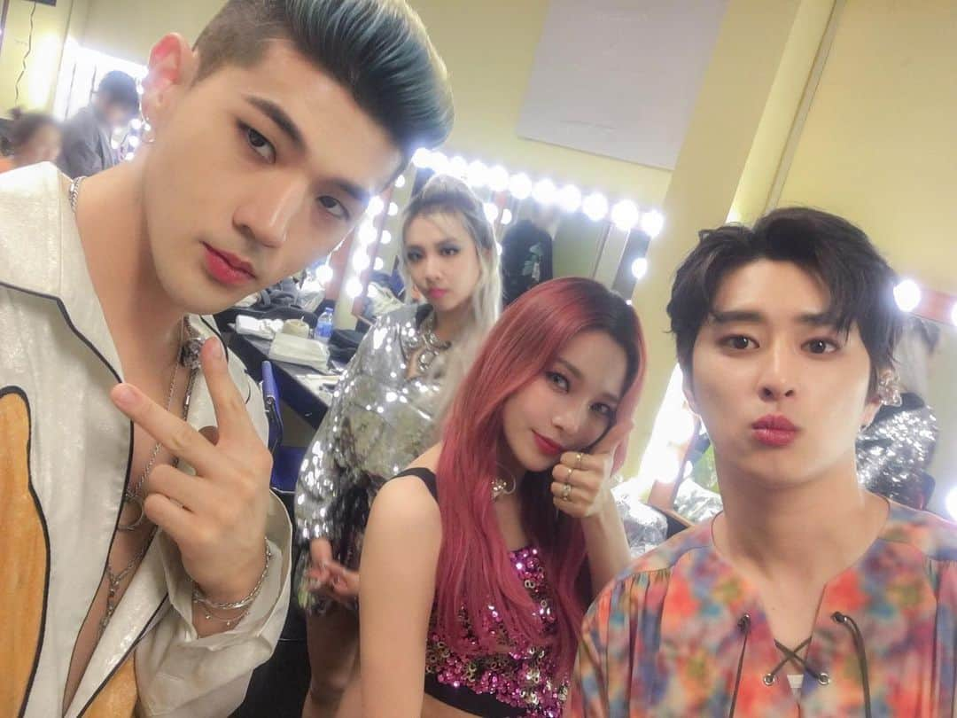 K.A.R.Dさんのインスタグラム写真 - (K.A.R.DInstagram)「[#KARD] 🇻🇳190531 V HEARTBEAT LIVE MAY 2019 .  Vietnam HIDDEN KARD‼️ Cảm ơn✨ anh yêu em♥️ .  #BM #JSEPH #SOMIN #JIWOO #VHEARTBEAT」5月31日 23時48分 - official_kard