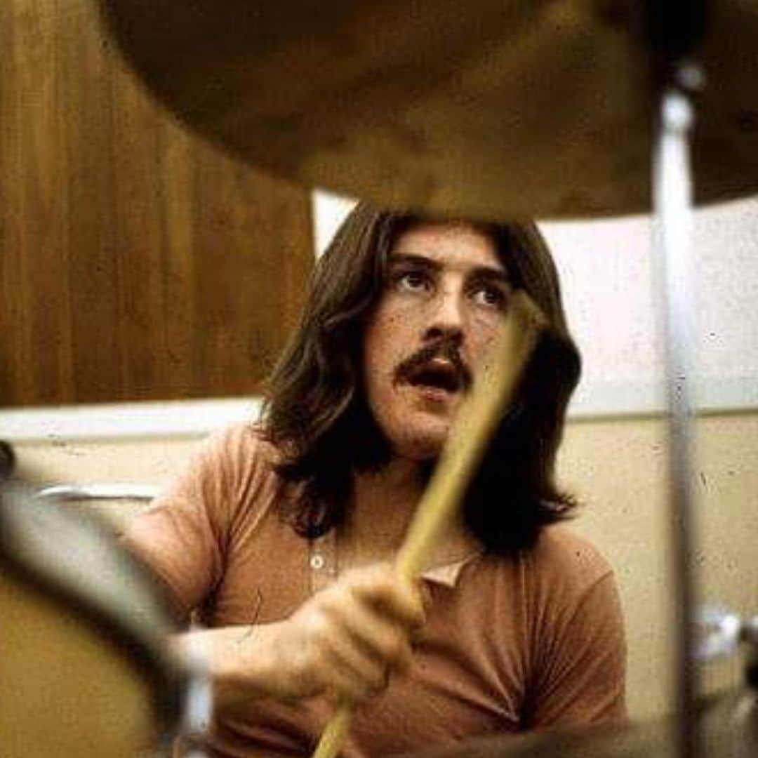 トレ・クールのインスタグラム：「Happy Birthday to the late great  JOHN BONHAM!! Such a huge inspiration on me. You did everything full throttle. Much respect to King Bonzo!! #gonetoosoon💔」