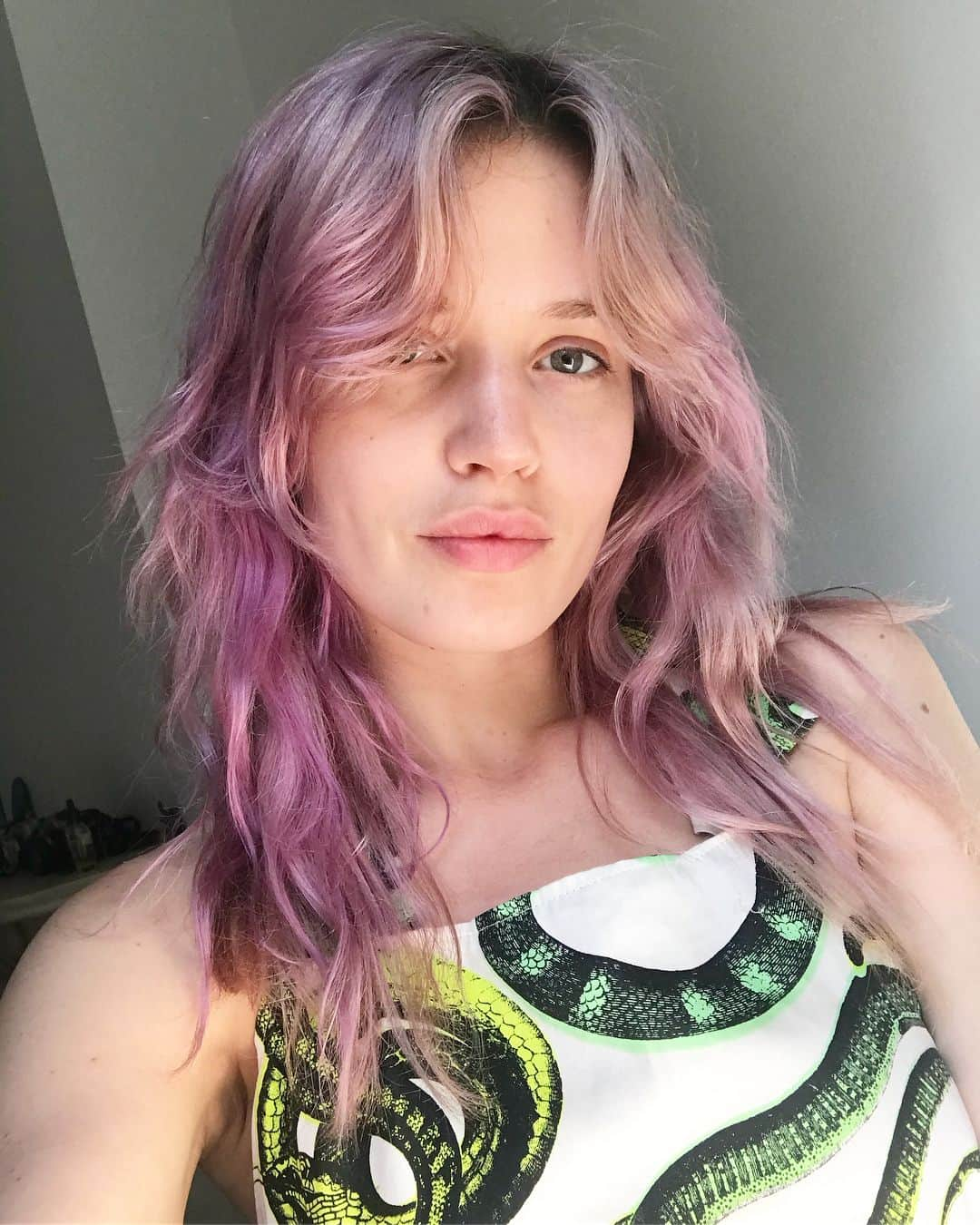 ジョージア・メイ・ジャガーさんのインスタグラム写真 - (ジョージア・メイ・ジャガーInstagram)「I got to be the first person to try our new @bleachlondon Super Cool Colour ‘Aubergine Dream’ @alexbrownsell really out did herself this time. This purple fades to a soft pink/lavender and then washes out. Our new colours are available starting today on bleachlondon.co.uk 🍆🍆🍆 #thisisnotanad」6月1日 1時07分 - georgiamayjagger