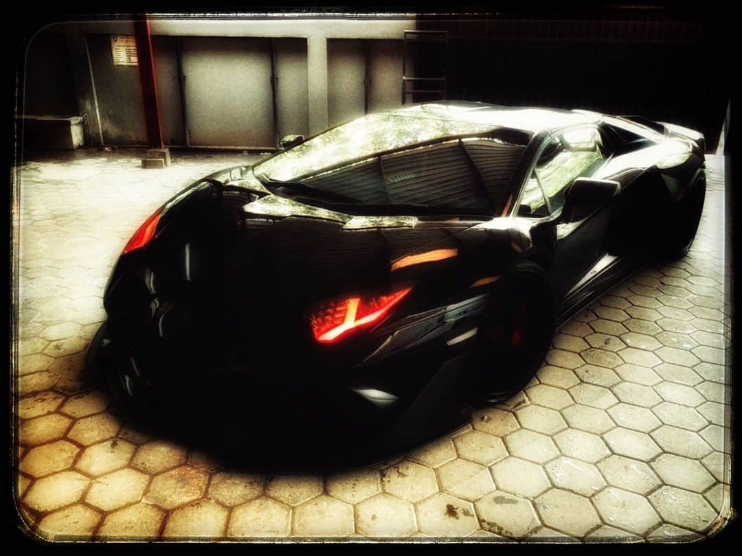 Raffi Ahmadさんのインスタグラム写真 - (Raffi AhmadInstagram)「Wadidaaaawwwwww 🔥😍❤️ Soonnnnnnnnnn 🥰 MY BABY BLACK 🏎」6月1日 0時58分 - raffinagita1717