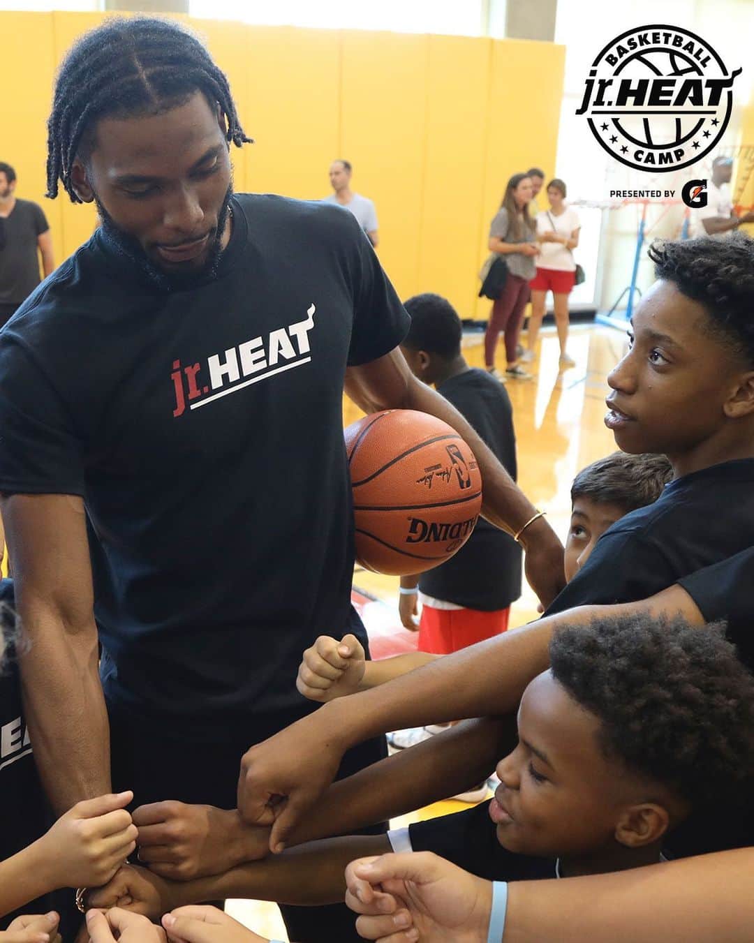 Miami HEATさんのインスタグラム写真 - (Miami HEATInstagram)「School is almost out, which means it's time to start making those summer plans!  Registration is now open for kids ages 7-16. Check out the link in our bio for more information on your chance to improve your skills with us, both on and off the court, at @jrmiamiheat summer camp!」6月1日 0時52分 - miamiheat
