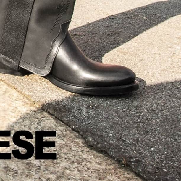 ブルーノボルデーゼさんのインスタグラム写真 - (ブルーノボルデーゼInstagram)「#detail1 NEW COLLECTION #fw19 #CHICCABOOTS . . www.brunobordese.com . . . . . . . . #brunobordese #cowboy #style #mood #shoesoftheday #shoes #boots #leather #nabuk #embroidery #special #esclusive #black #iconicshoes #shoesdesign #shoesaddict #fashionshoes #shoeslover #instashoes #loveforshoes #blackboots #wintershoes #fashiondesign #madeinitaly #shoesaddict」6月1日 0時52分 - brunobordese_official