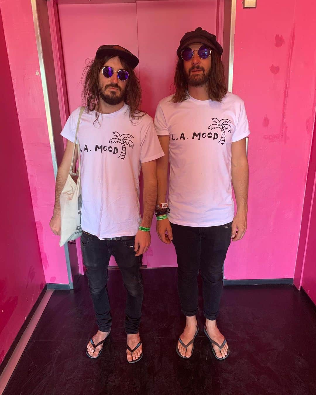 コートニー・バーネットのインスタグラム：「Thanks Barcelona!!! see u tonight Nîmes 💕💕💕💕」