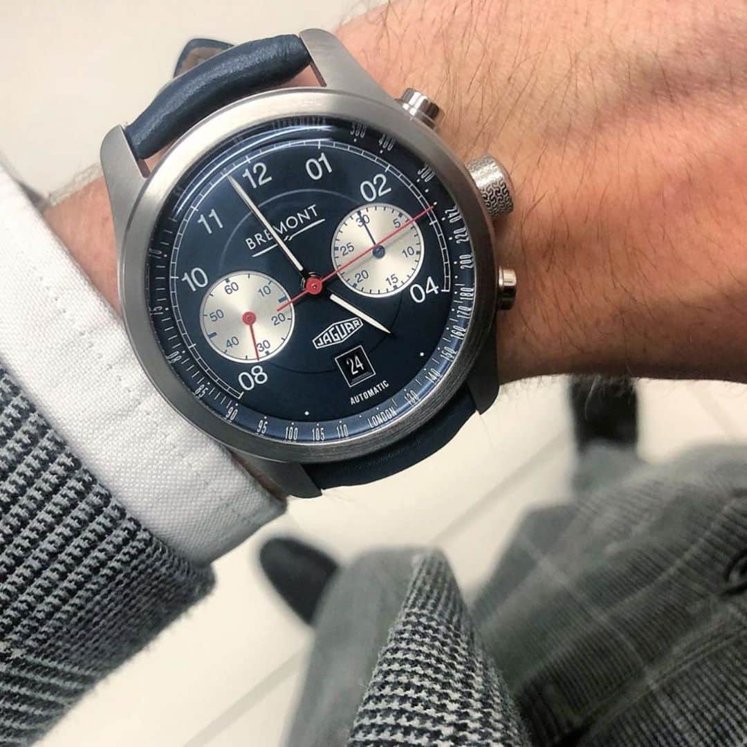 ブレモンさんのインスタグラム写真 - (ブレモンInstagram)「The new #Bremont Jaguar D-type captured on the wrist of @ljb.watches.⠀ Tap to shop.⠀ .⠀ .⠀ .⠀ @jaguar #FridayFeeling #dtype #bluedial #wristwatch #womw」6月1日 1時12分 - bremontwatches
