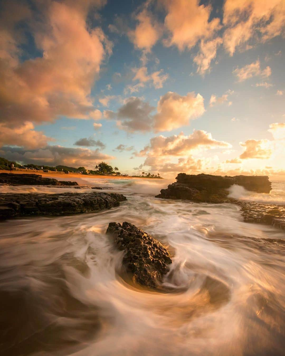 NikonUSAさんのインスタグラム写真 - (NikonUSAInstagram)「For #Nikon100 photographer @alohaninalove, a typical day-in-the-life begins with chasing the sunrise on the beach and capturing the serene movements of ocean waves throughout the day. Drawing inspiration from living in Hawaii, Nina shares what her days off look like through breathtaking photos of the beach. “Sunset is my favorite time of the day. In these photos, I wanted to focus on the rock and the movement of the water surrounding it. The contrast of lighting is also an important element.” Swipe through to see her breathtaking work, shot with the #Nikon #D810 and #NIKKOR 14-24mm f/2.8 lens. 📸 by @alohaninalove. #outdoorphotography #Hawaii #beach #ocean #chasingwaves #sunsets #NikonLove」6月1日 1時17分 - nikonusa