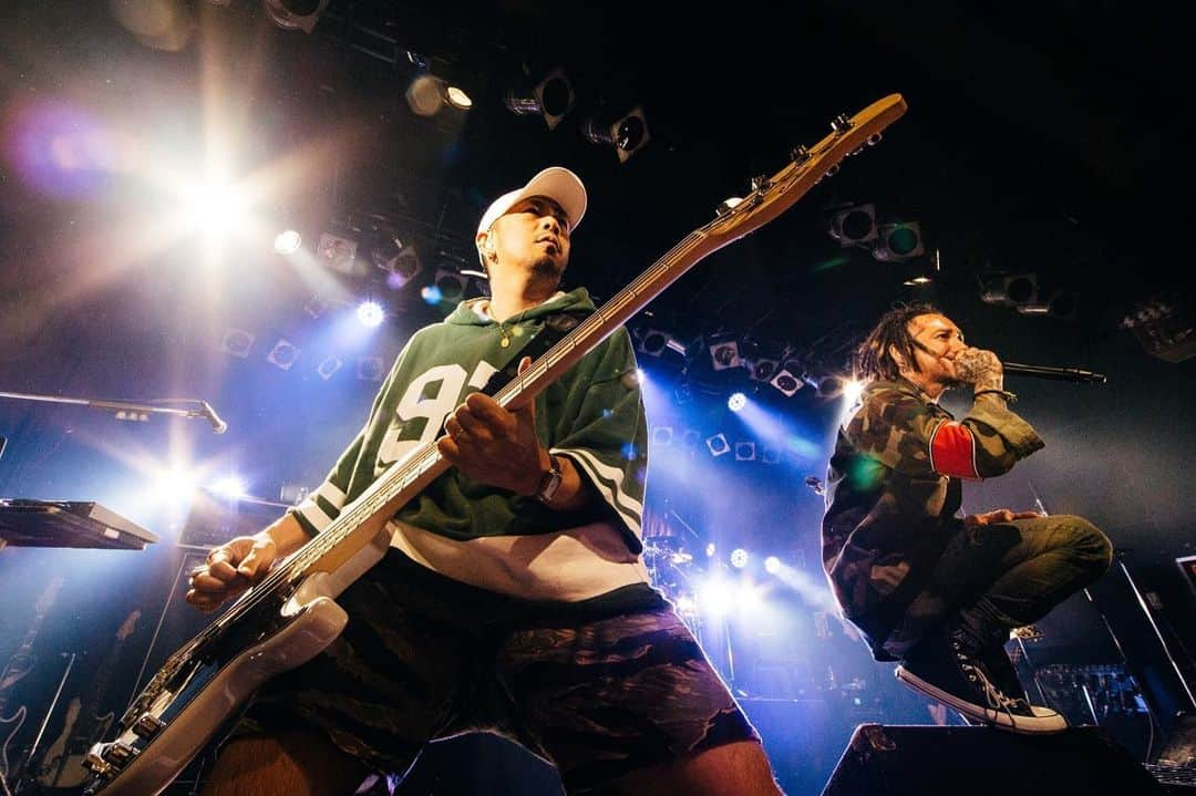 T$UYO$HIさんのインスタグラム写真 - (T$UYO$HIInstagram)「We Control-Suburban Tour2019- day5 札幌PENNY LANE24 長いことバンドやってきたけど 過去ナンバーワンにいい音の環境だったと思う 最高に気持ちよく演奏できた ホント最高だったよ ありがとう photo by @ysz.photo  #thebonez#combatguitars  #msmltokyo#msml#crimie」6月1日 1時28分 - tsuyoshi_ptp