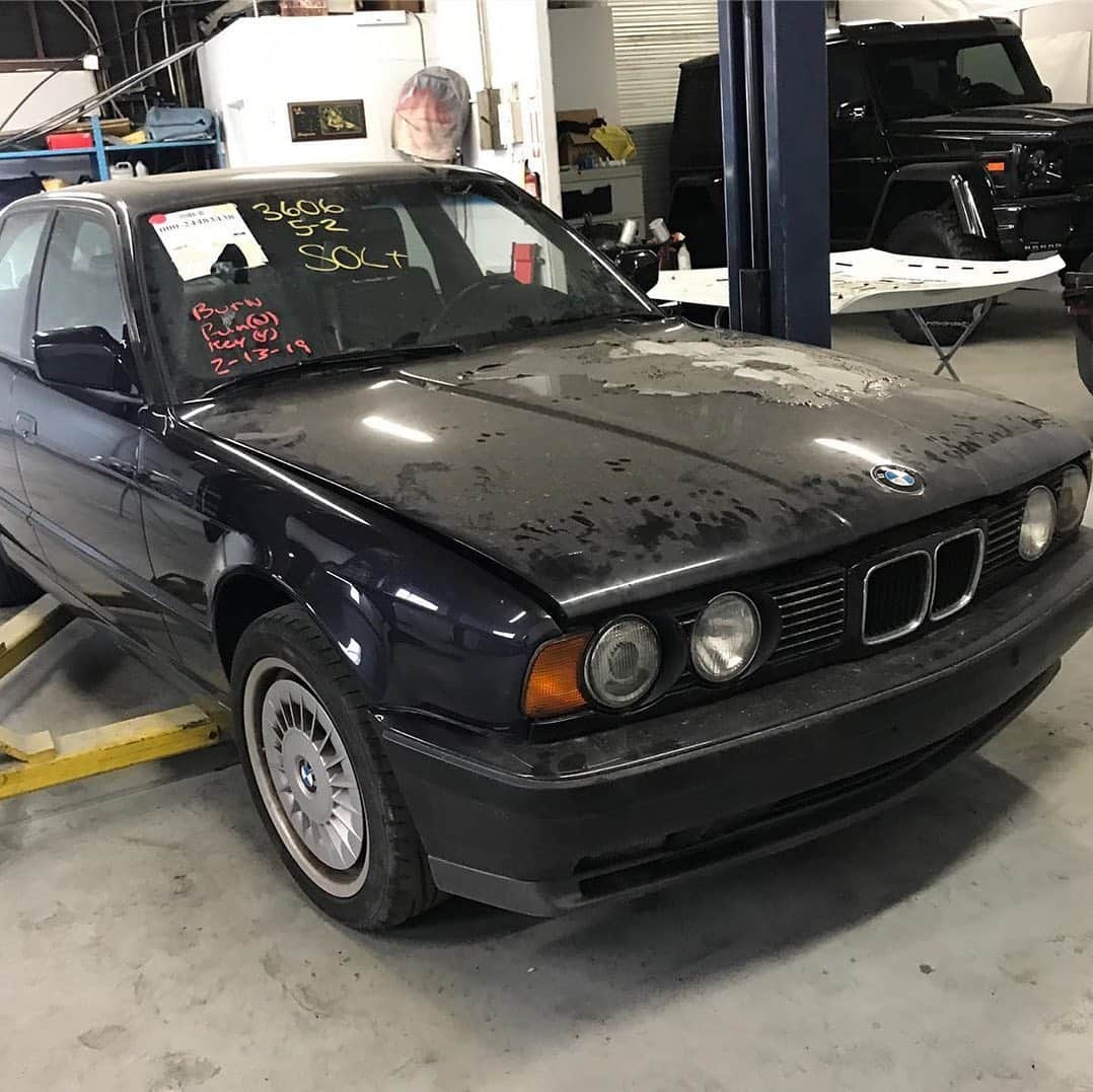 CarsWithoutLimitsさんのインスタグラム写真 - (CarsWithoutLimitsInstagram)「Euro Spec E34 M5 getting restored by @_ag_inc  #carswithoutlimits #aginc #e34 #m5」6月1日 1時42分 - carswithoutlimits