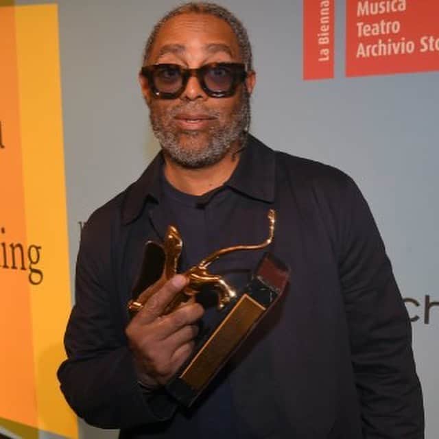 のインスタグラム：「Artist Arthur Jafa, winner of the Golden Lion Award at the Venice Biennale wearing the RHUDE x THIERRY LASRY “RHODEO ... 🙌 @anamibia  #rhudexthierrylasry #thierrylasry #handmadeinfrance @rhude」