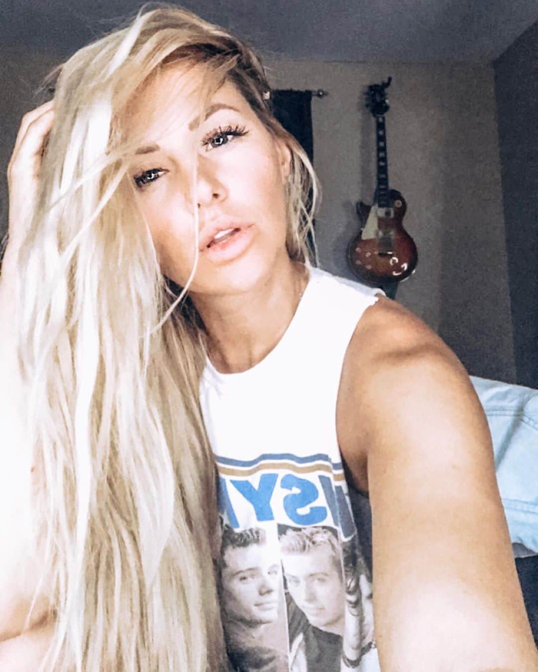 Kindly Myersさんのインスタグラム写真 - (Kindly MyersInstagram)「Long hair don’t care. Was anyone here an @*NSYNC fan? Who was your favorite?」6月1日 1時57分 - kindlymyers